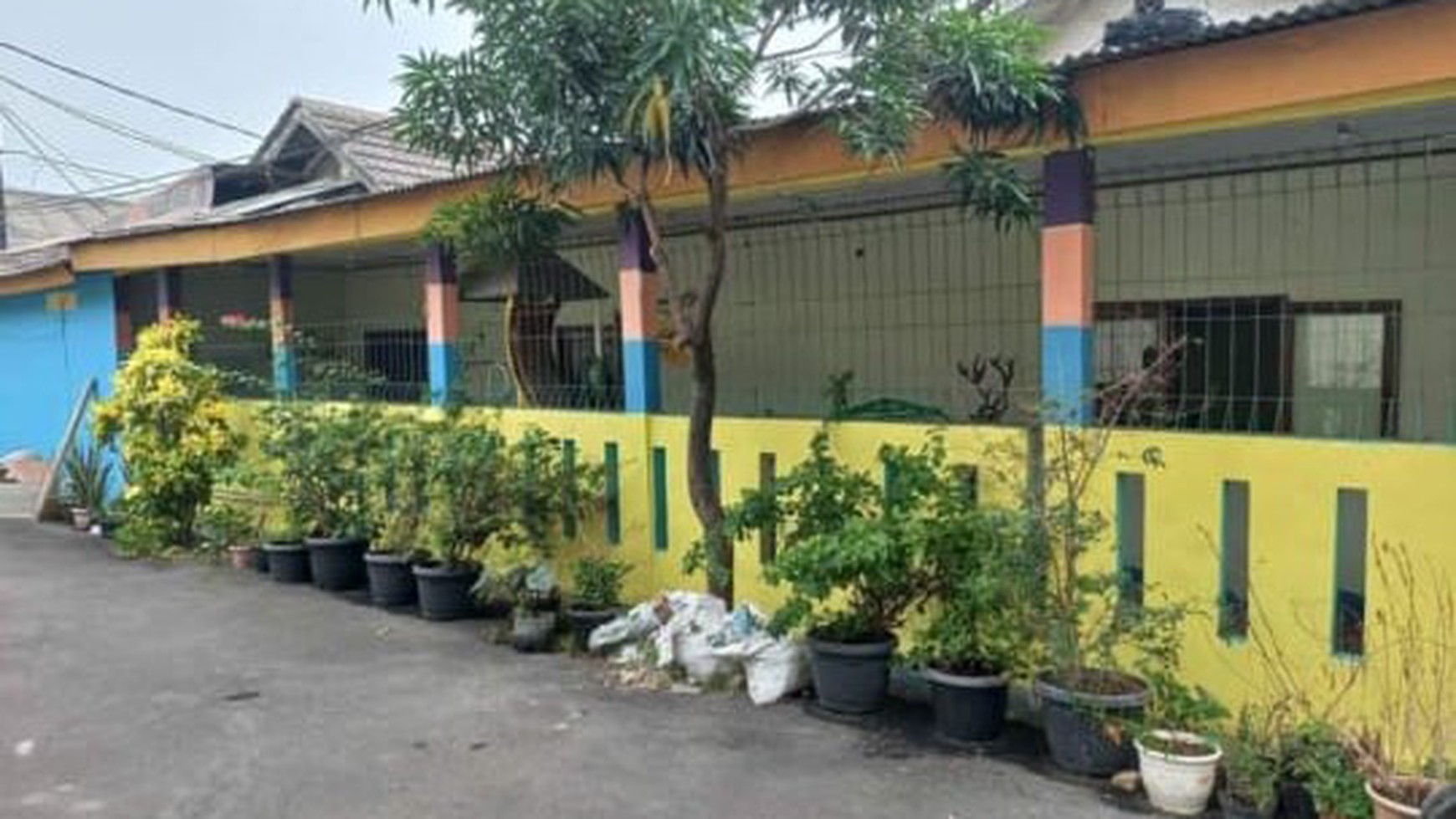 Dijual Rumah Untuk Usaha Taman Harapan Baru Bekasi