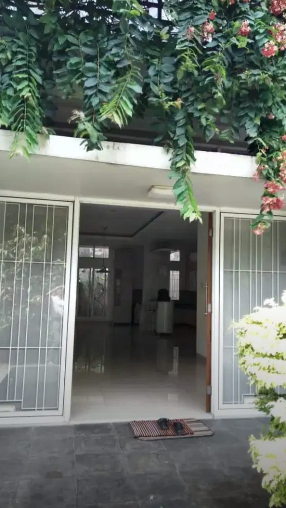 Rumah Cantik, dalam Cluster di Bintaro