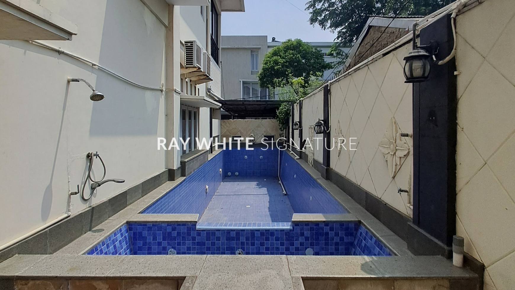 Rumah Hitung Tanah Area Cipete