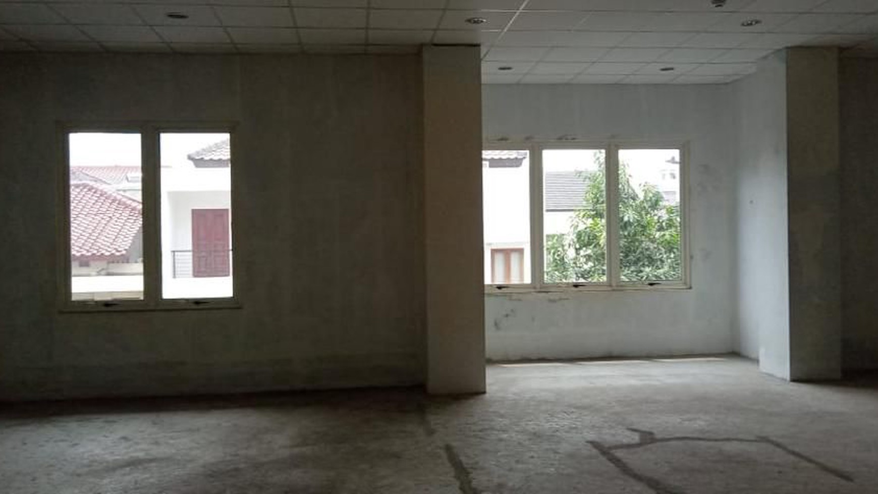 RUANG KANTOR DISEWA JALAN WOLTER MONGINSIDI KEBAYORAN BARU JAKARTA SELATAN