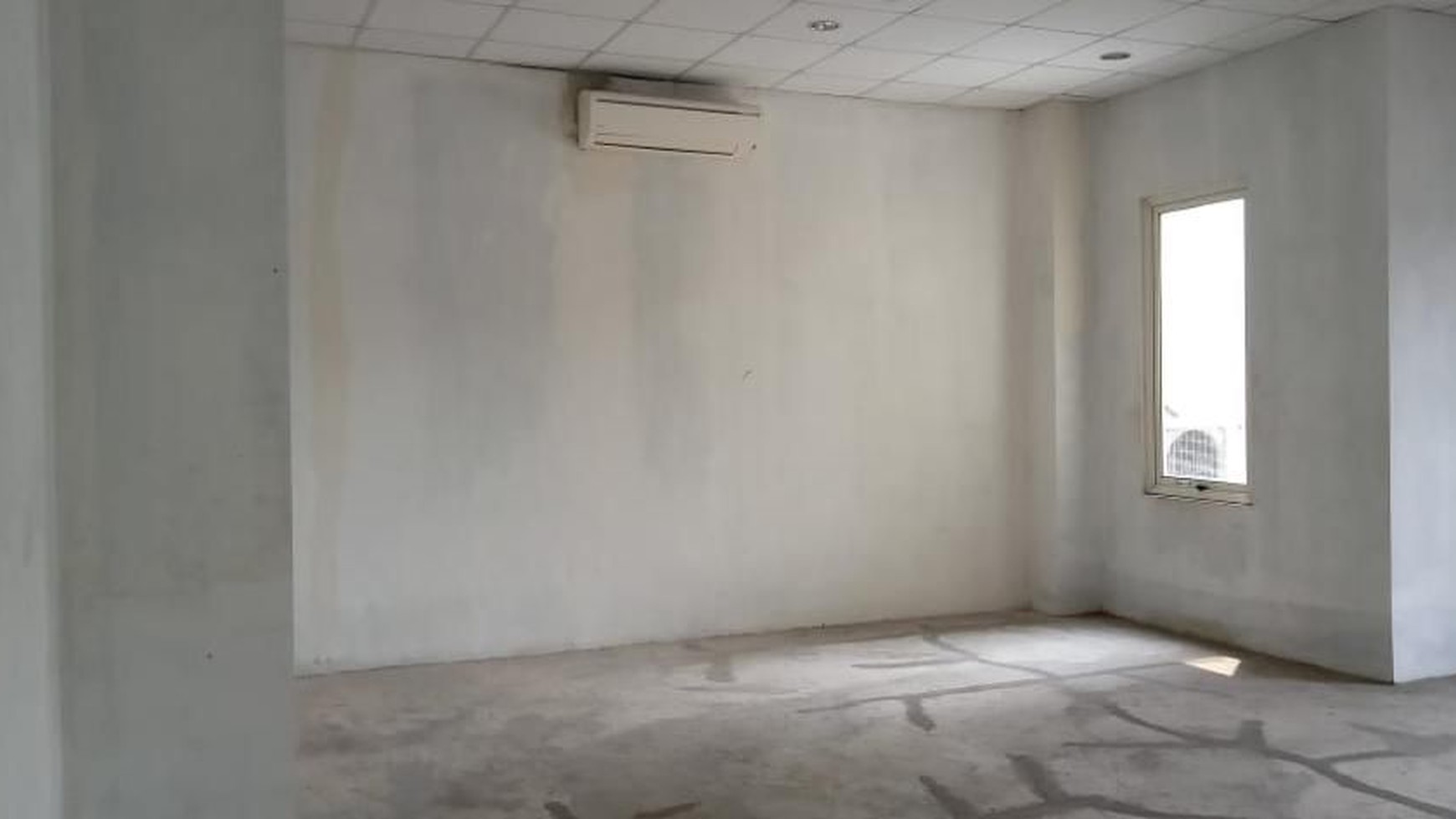 RUANG KANTOR DISEWA JALAN WOLTER MONGINSIDI KEBAYORAN BARU JAKARTA SELATAN