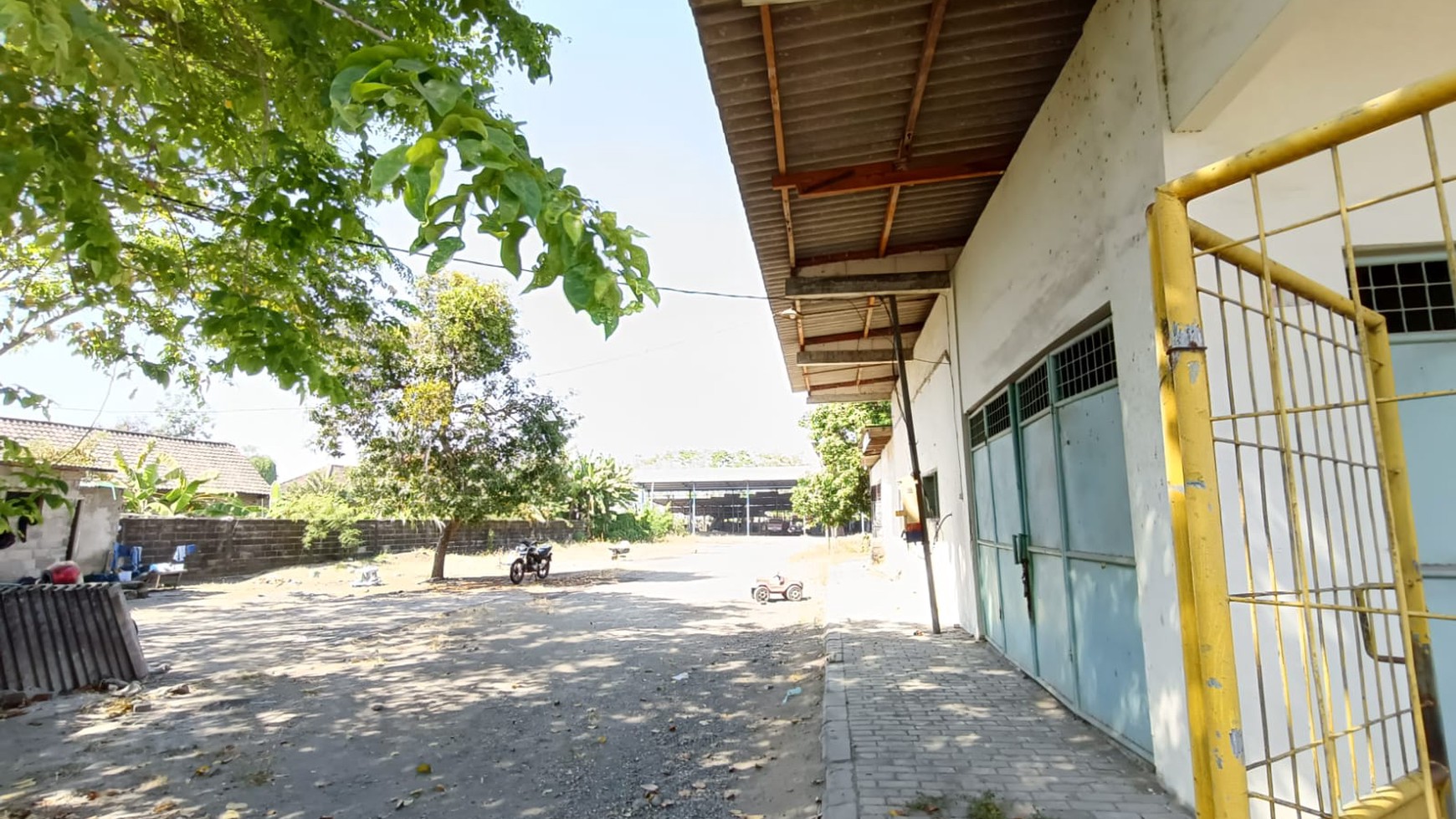 Gudang dan kantor - Sedati lokasi Strategis  dekat Gerbang tol Sidoarjo