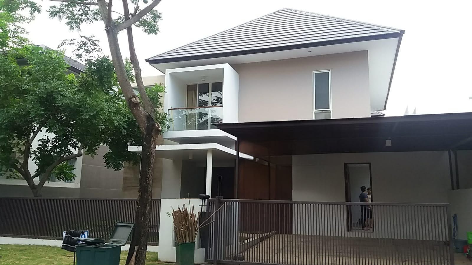 Dijual Cepat Rumah Mewah di Graha Natura Surabaya