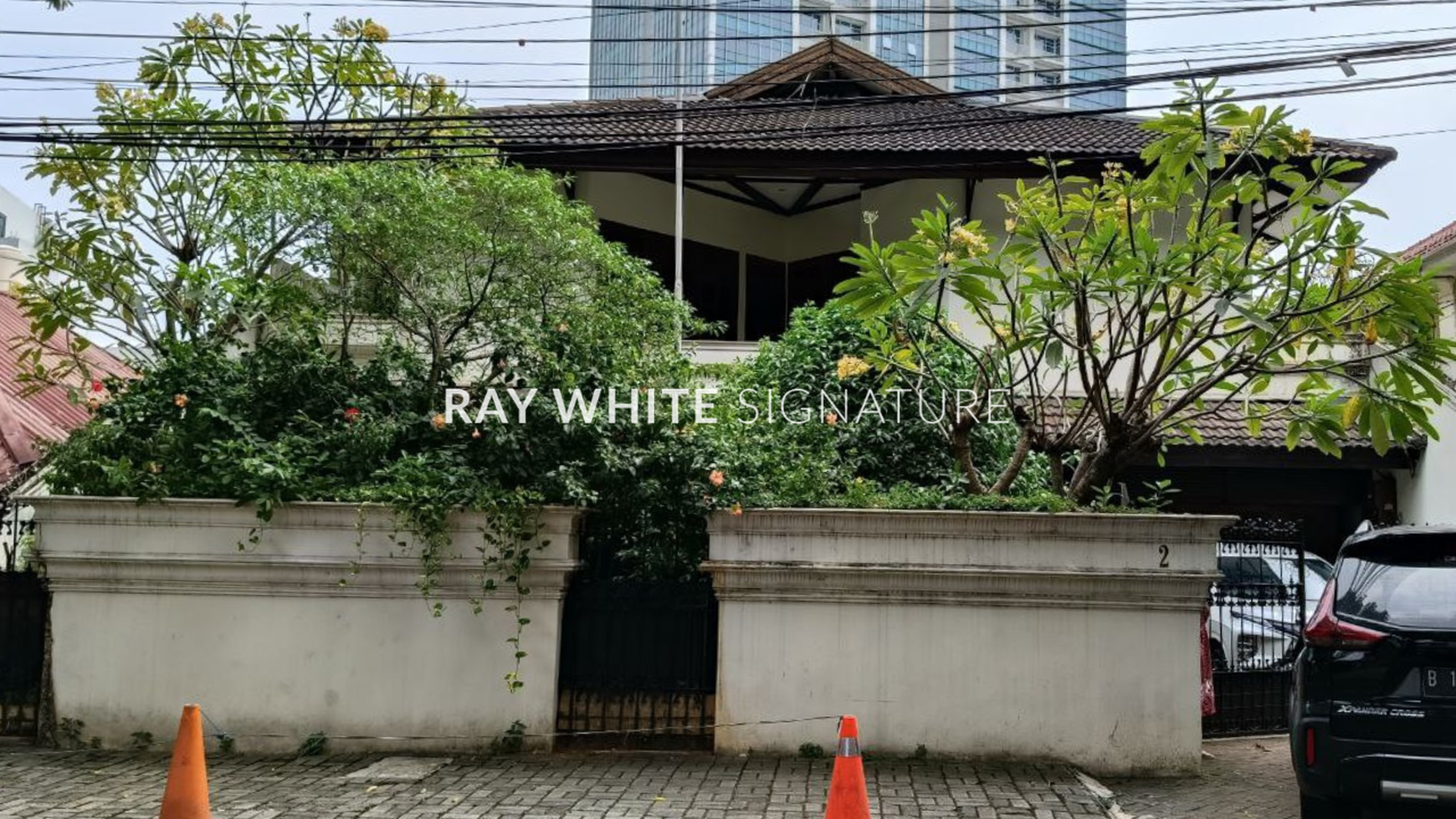 Dijual Rumah Lama Area Prime Kebayoran Baru cocok untuk hunian