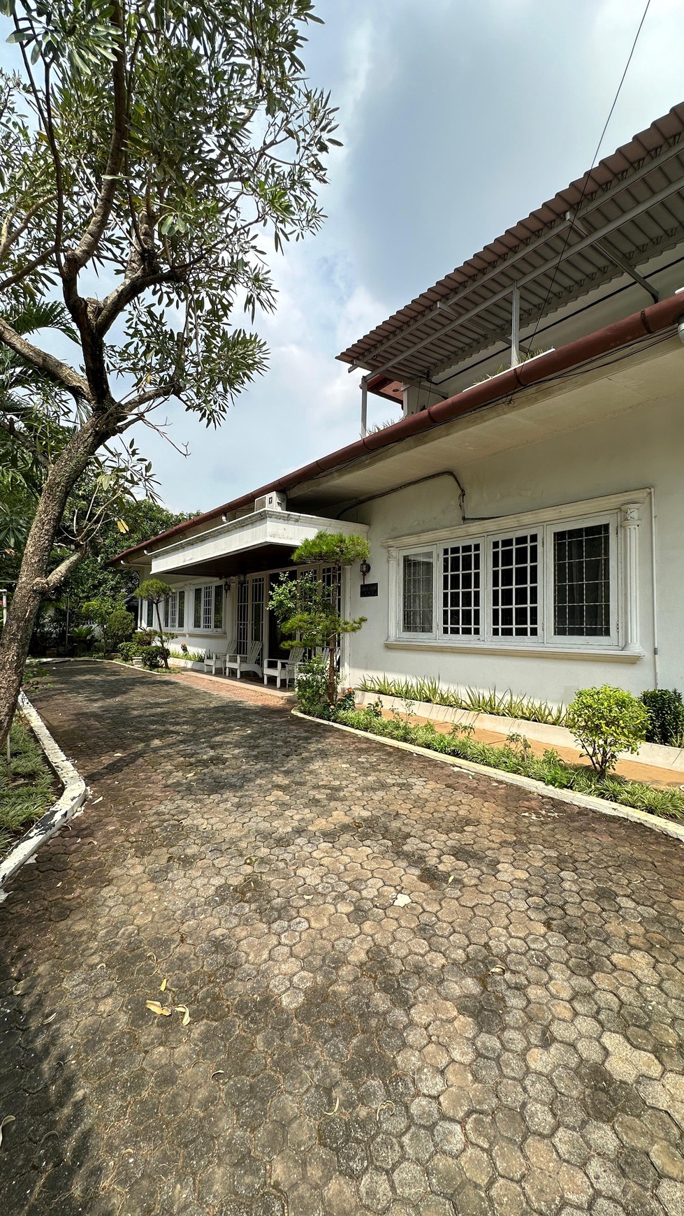 Rumah Cantik Mewah Dalam Komplek di Lebak Bulus