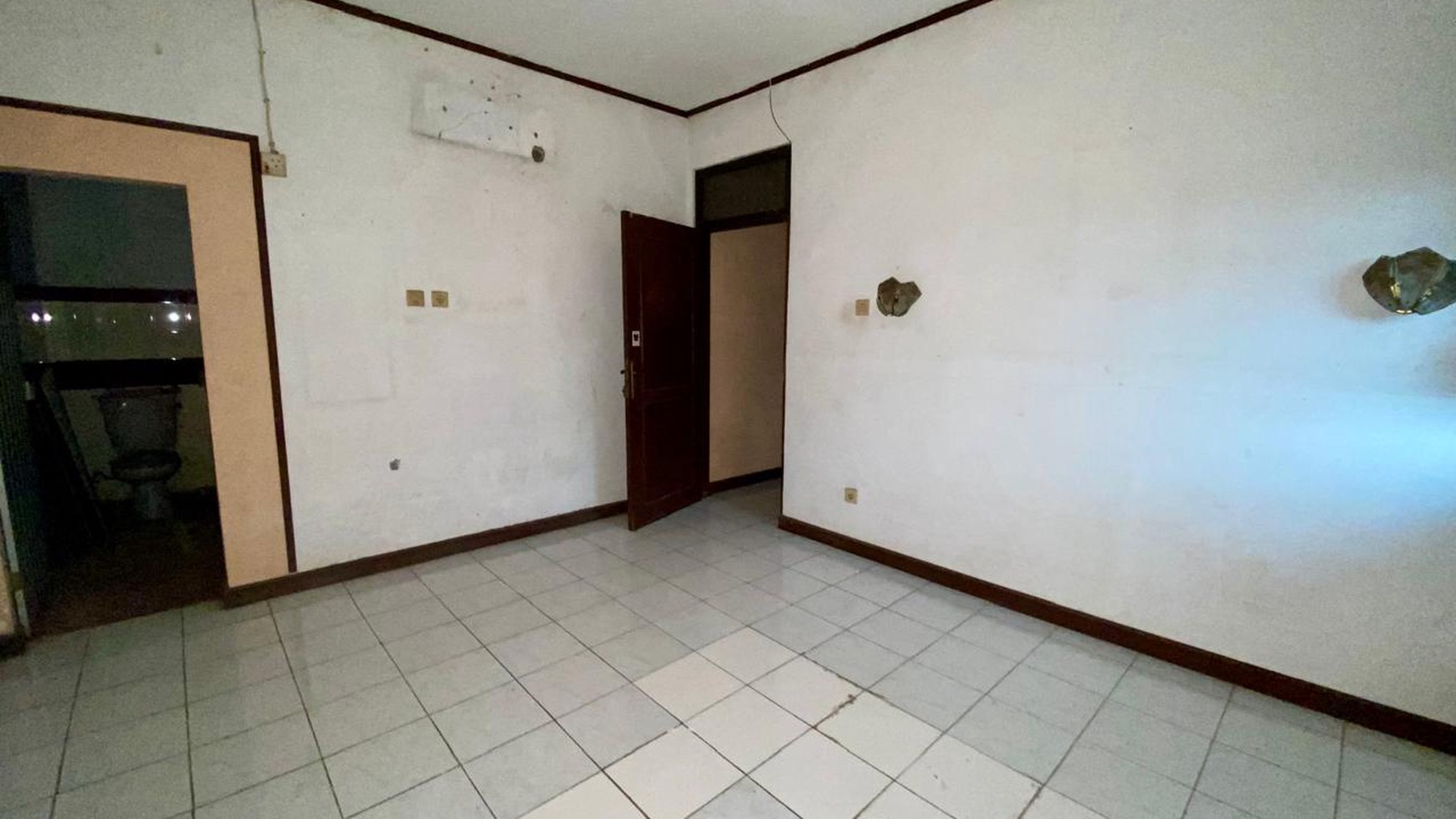 Rumah Hitung Tanah Area Cipete