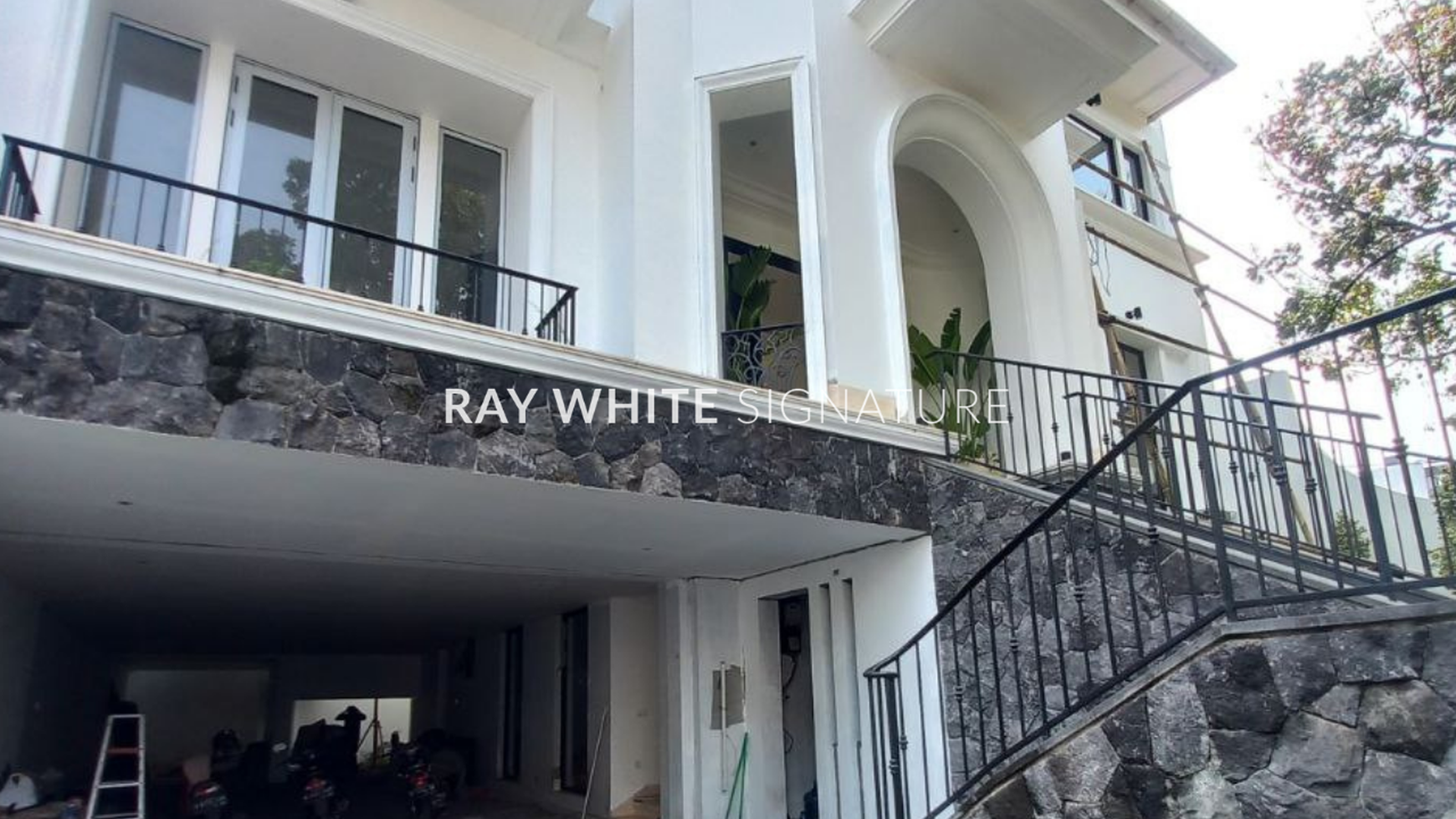 Rumah Hitung Tanah Area Cipete