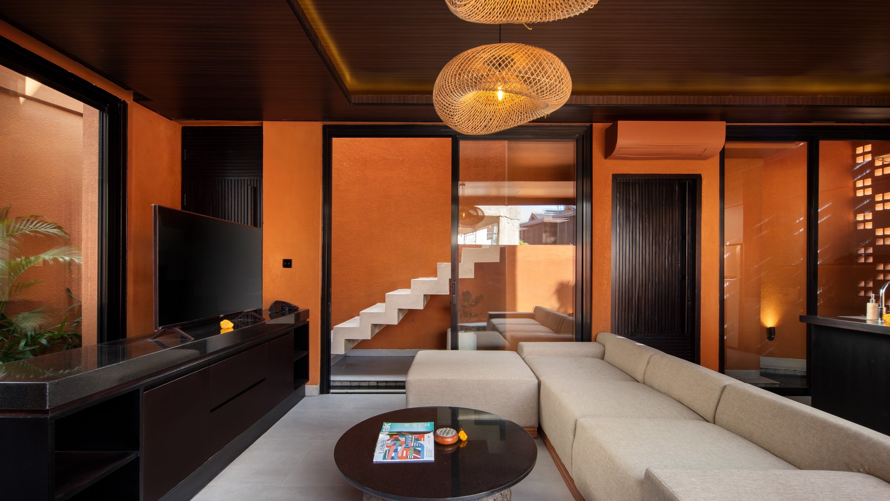 Freehold - Luxurious Modern Villa in the Heart of Canggu