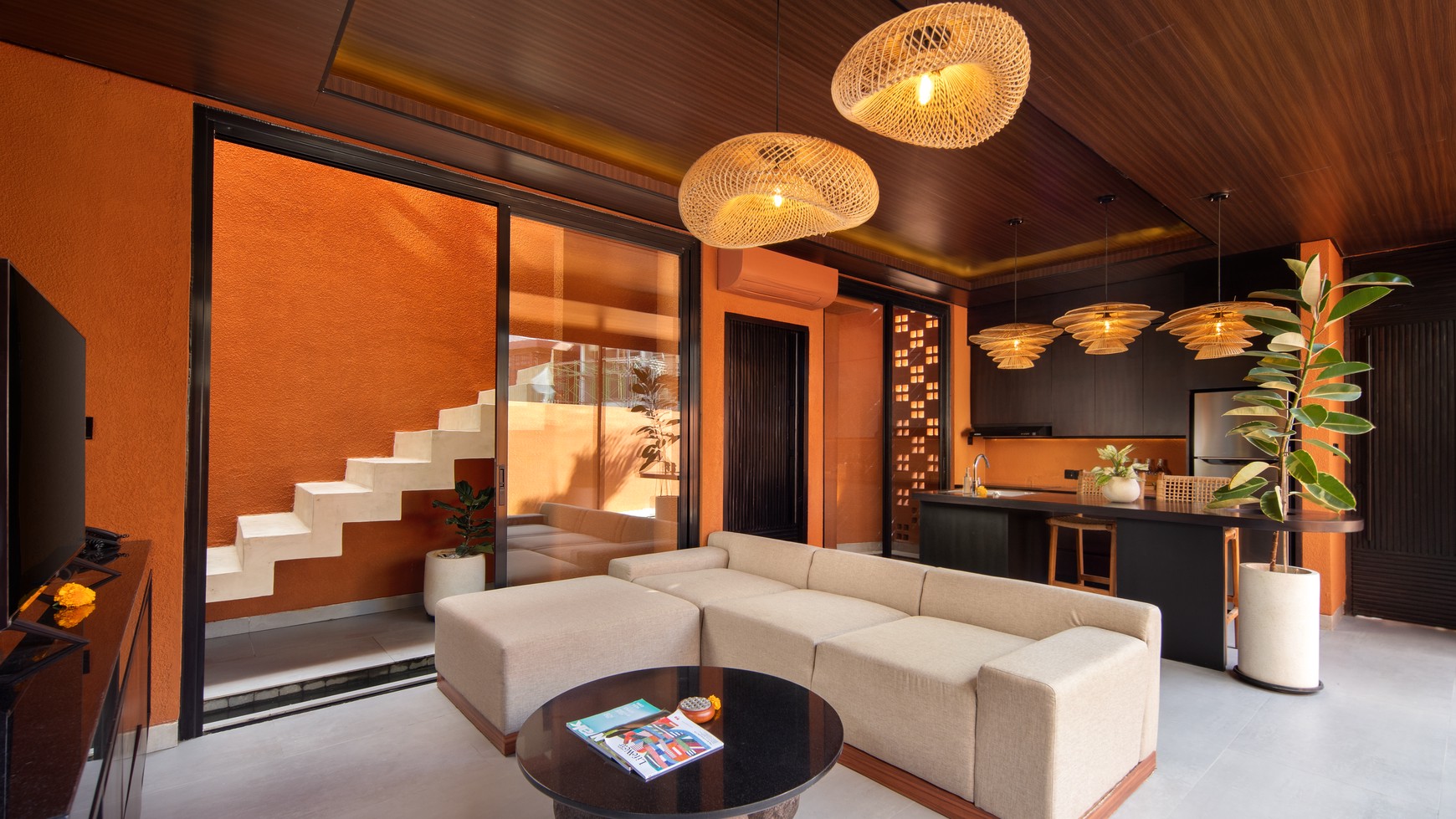 Freehold - Luxurious Modern Villa in the Heart of Canggu, Bali