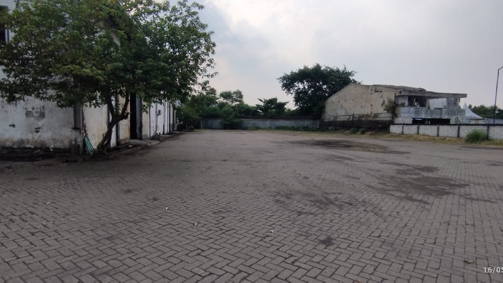 Dijual Gudang & Tanah Strategis di Jalan Raya Taman