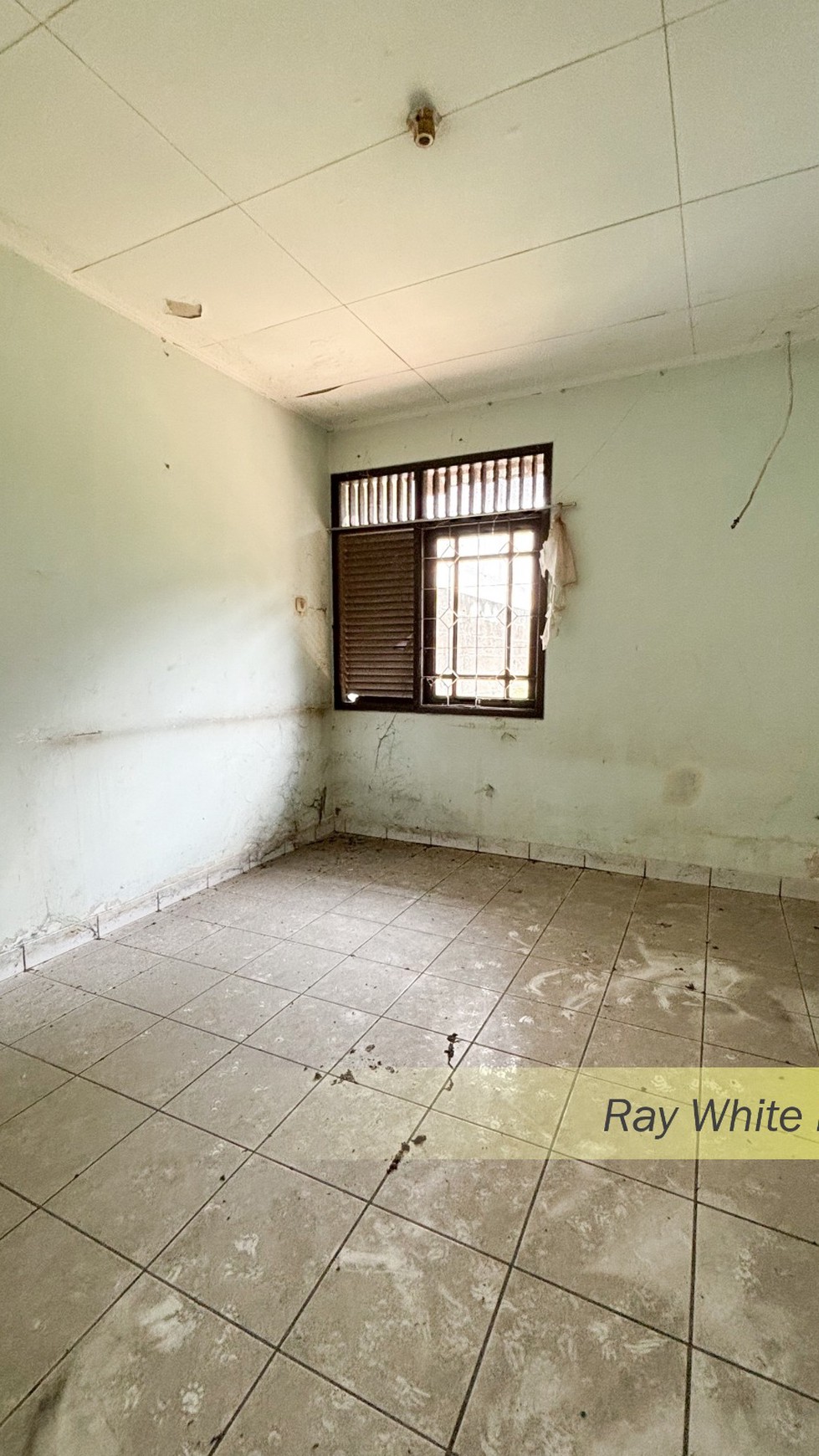 RUMAH TUA HITUNG TANAH DALAM KOMPLEK GIRILOKA BSD CITY, TAMGERANG SELATAN #CHWW