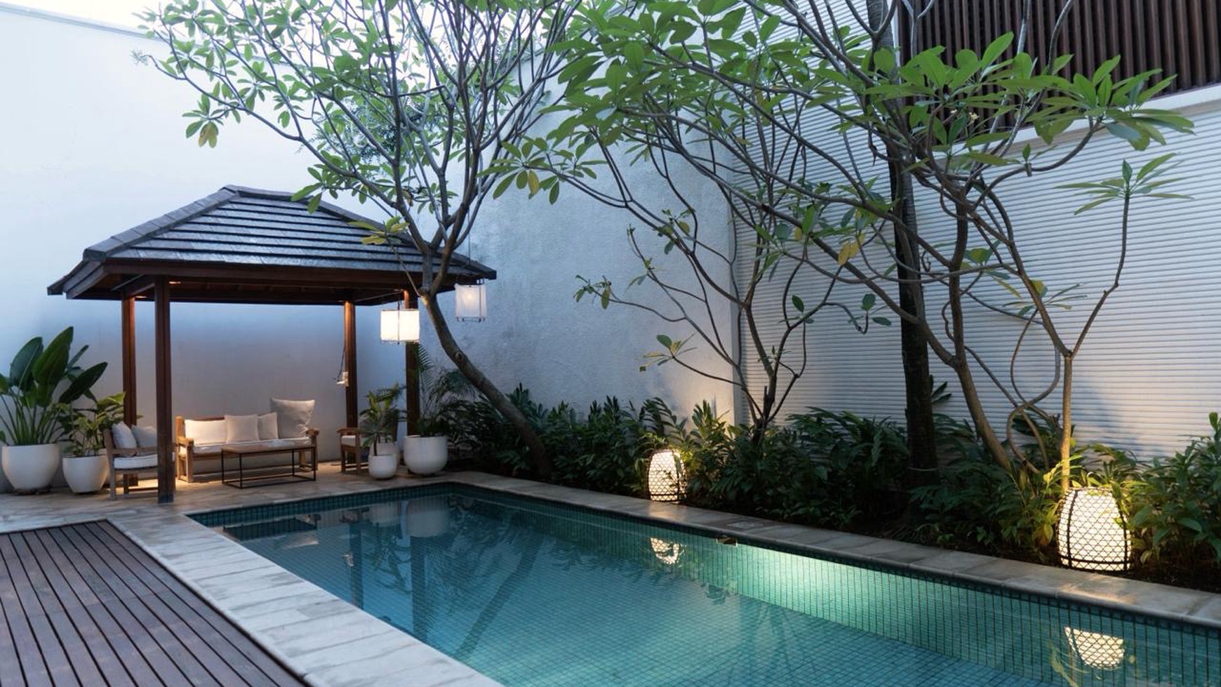 Modern tropical house in kemang dalam area, jakarta selatan