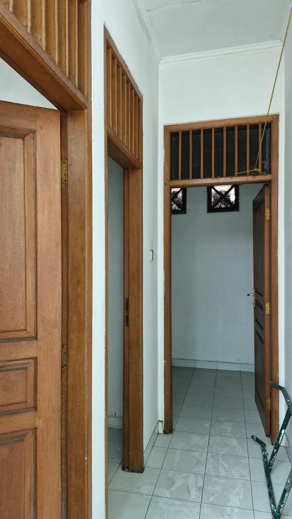 Rumah siap huni, tenang dan strategis di  Jl. Delta Sari Radio Dalam, Gandaria Utara, Jakarta Selatan. Cocok untuk tempat tinggal ataupun kost.