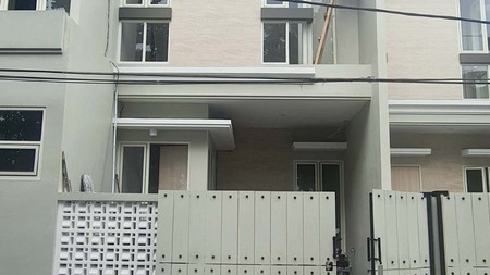 Rumah Baru Gress di Penjaringansari Surabaya Timur, Minimalis, 2 Lantai, SHM, tinggal 1 unit aja... Buruan !!!!