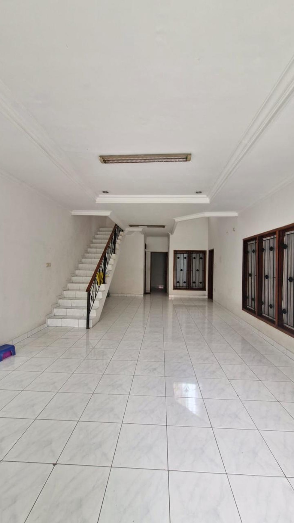 Di Jual Rumah siap huni, tenang dan strategis di  Jl. Delta Sari Radio Dalam, Gandaria Utara, Jakarta Selatan. Cocok untuk tempat tinggal ataupun kost.