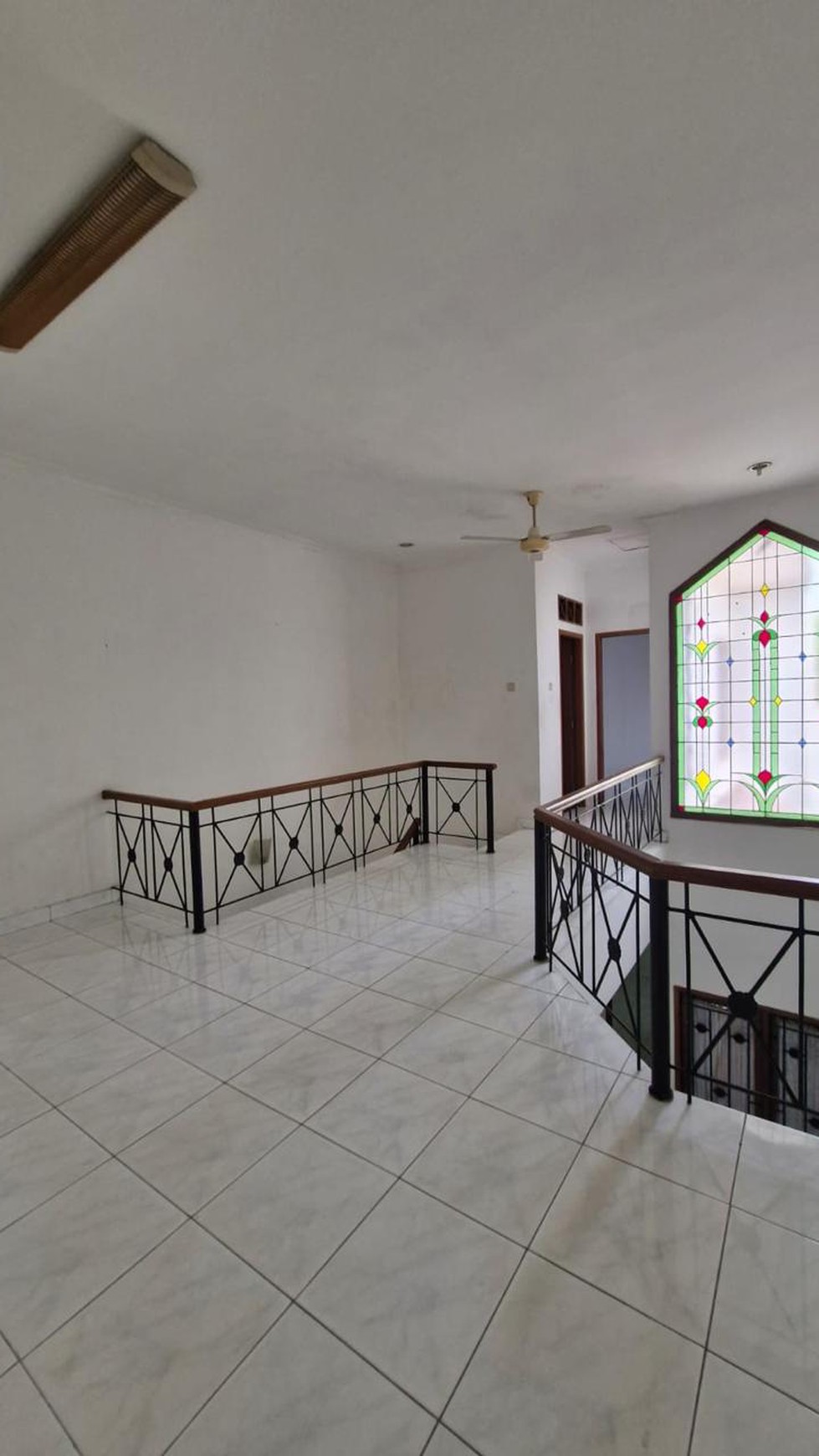 Di Jual Rumah siap huni, tenang dan strategis di  Jl. Delta Sari Radio Dalam, Gandaria Utara, Jakarta Selatan. Cocok untuk tempat tinggal ataupun kost.