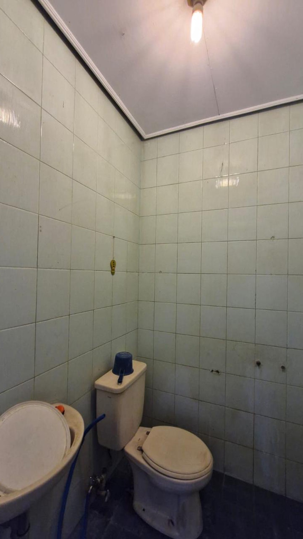 Di Jual Rumah siap huni, tenang dan strategis di  Jl. Delta Sari Radio Dalam, Gandaria Utara, Jakarta Selatan. Cocok untuk tempat tinggal ataupun kost.