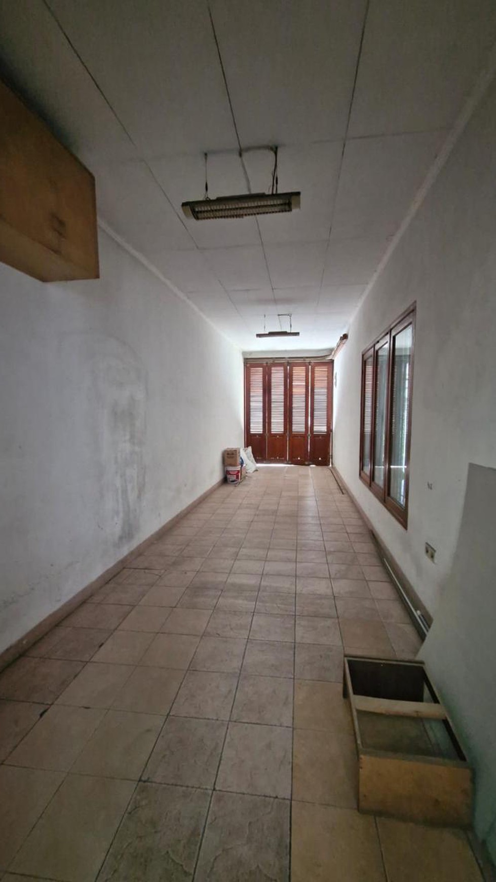 Di Jual Rumah siap huni, tenang dan strategis di  Jl. Delta Sari Radio Dalam, Gandaria Utara, Jakarta Selatan. Cocok untuk tempat tinggal ataupun kost.