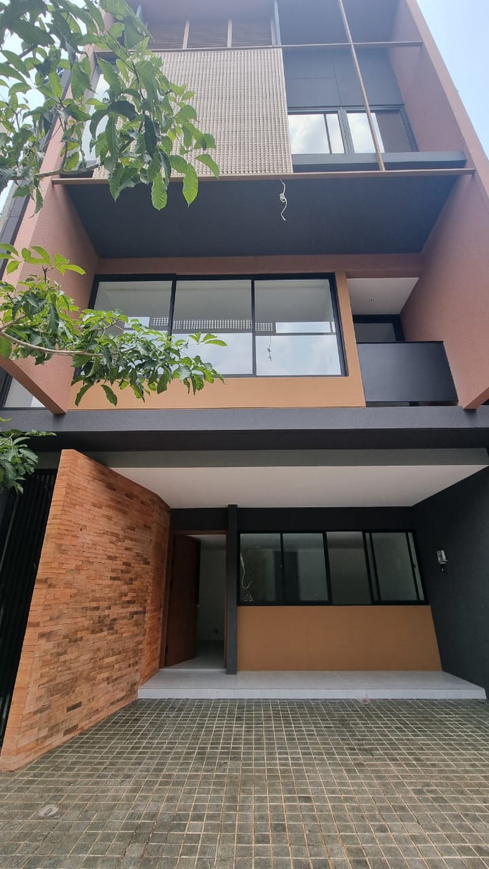 Brand new modern house at cilandak - ampera, jakarta selatan