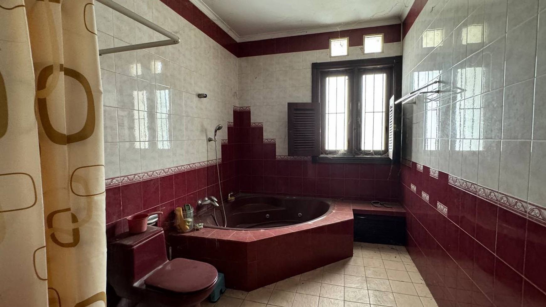 Rumah Hitung Tanah Area Cipete