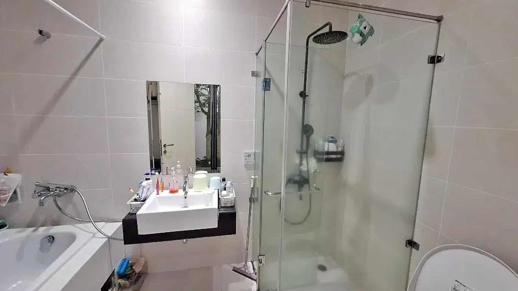 Rumah Hitung Tanah Area Cipete