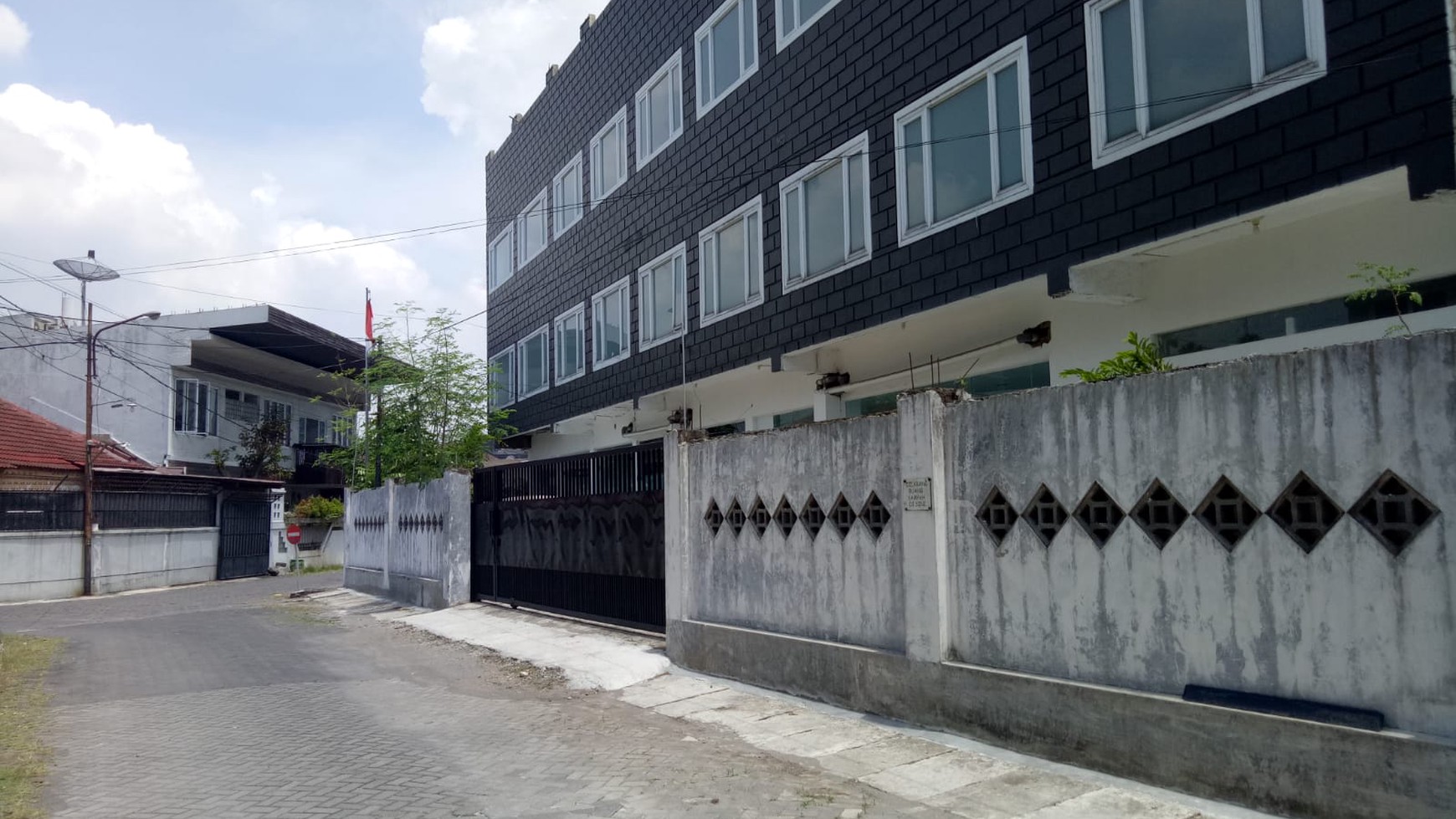 Dijual Ruang Kantor Siap Pakai Putat Surabaya