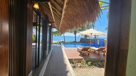 Cozy Coastal Living - 2 Bedroom Villa with Direct Ocean Views in North Bali