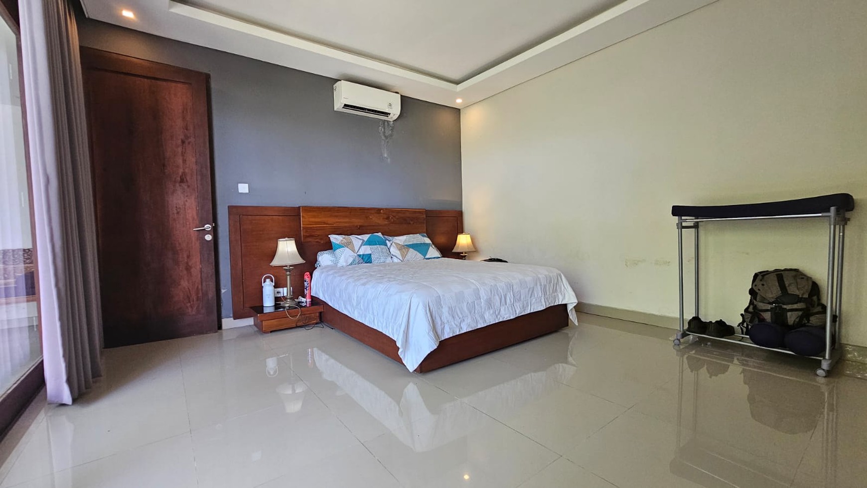 Cozy Coastal Living - 2 Bedroom Villa with Direct Ocean Views in North Bali