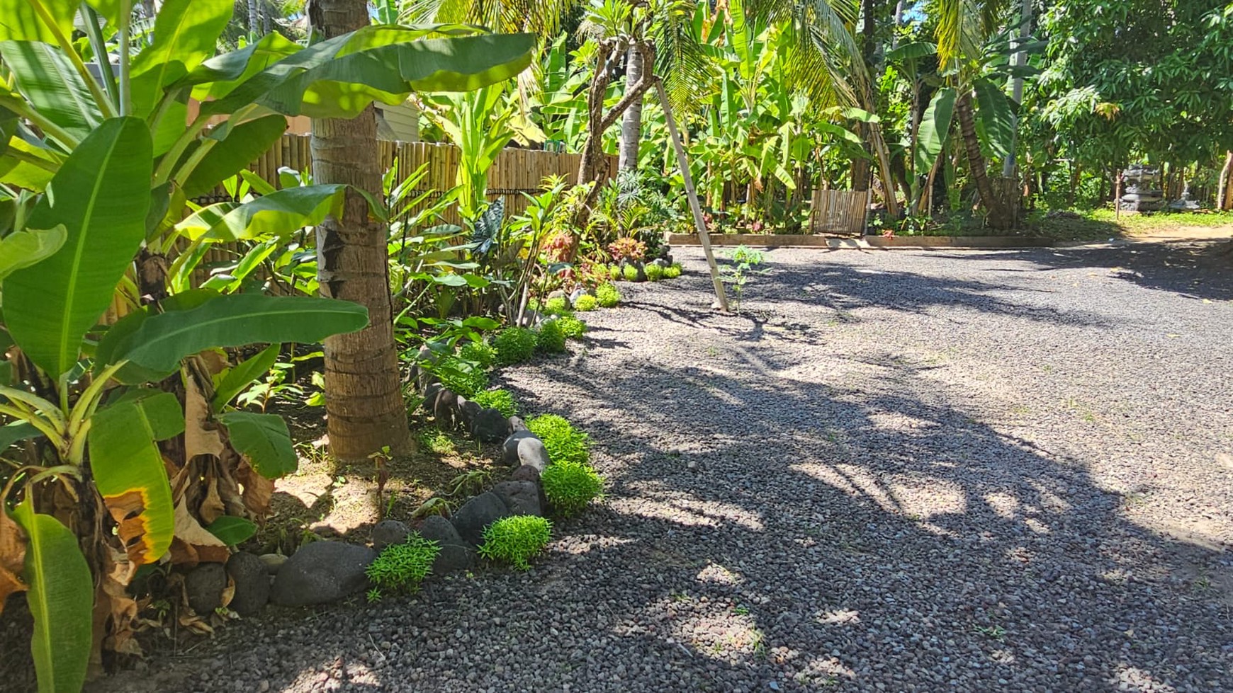 Cozy Coastal Living - 2 Bedroom Villa with Direct Ocean Views in North Bali