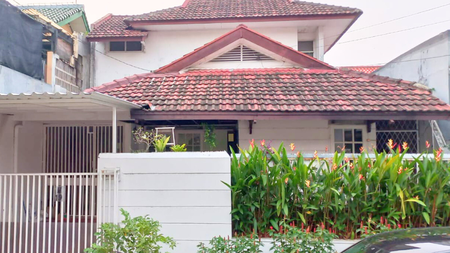 Rumah Bagus 2 Lantai Siap Huni di Lebak Bulus, Jakarta Selatan.