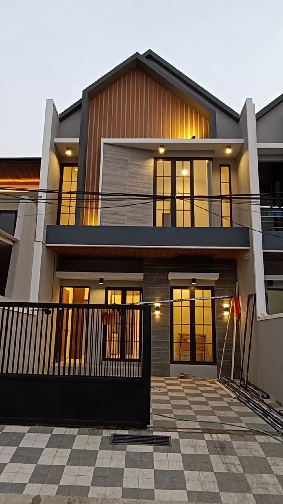 Li72. Dijual Rumah Sutorejo Prima Selatan Surabaya