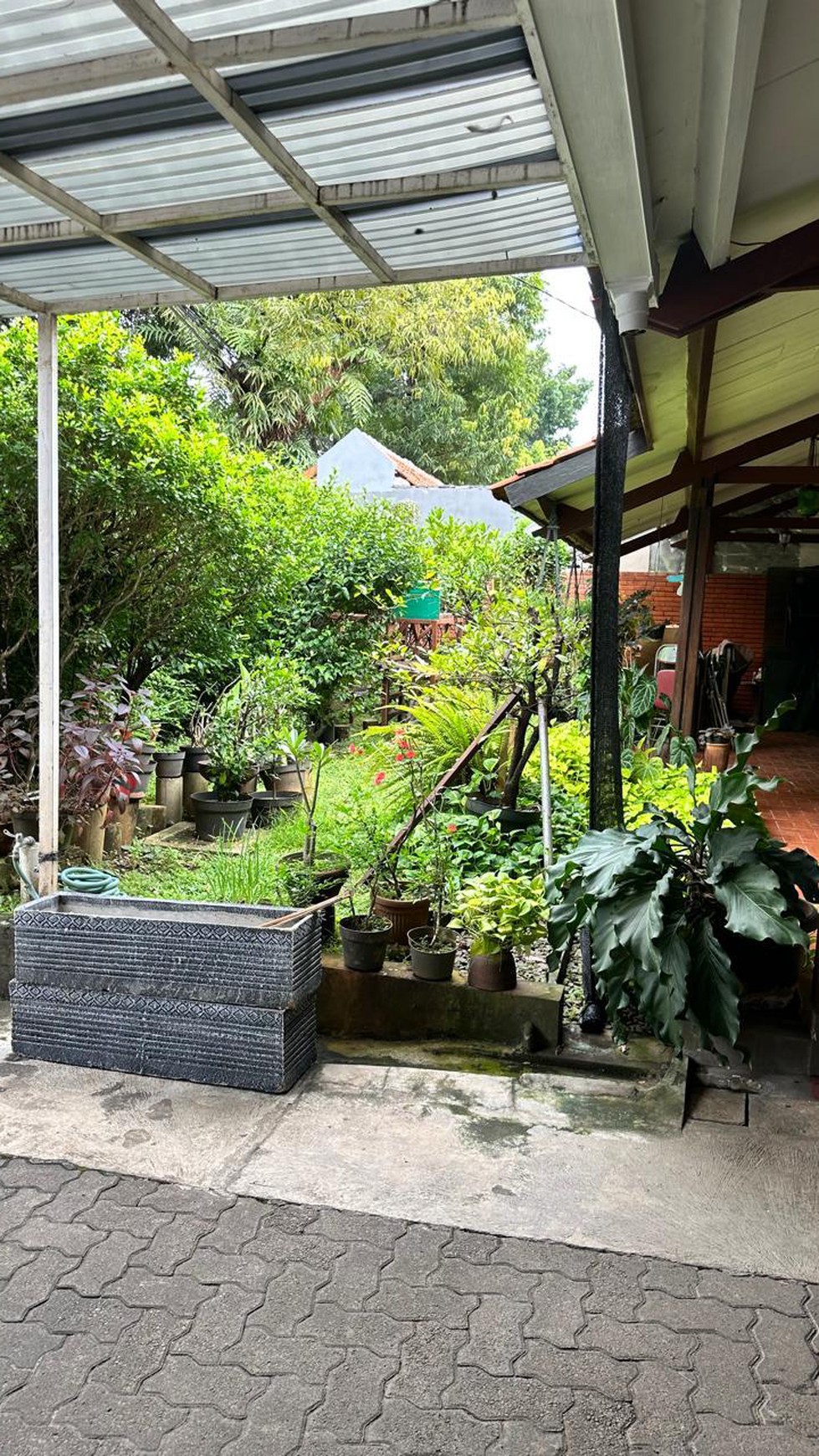 Rumah di Hang Lekir Kebayoran Baru