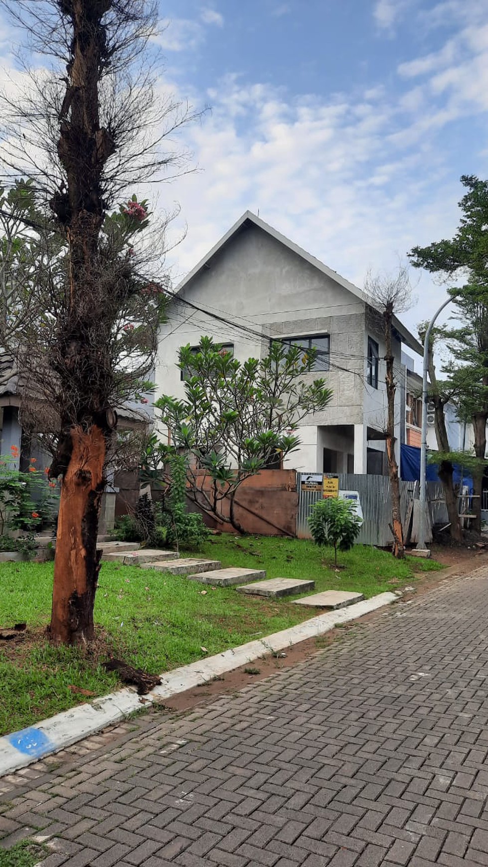 Rumah Baru Samping Taman NUSALOKA PARK