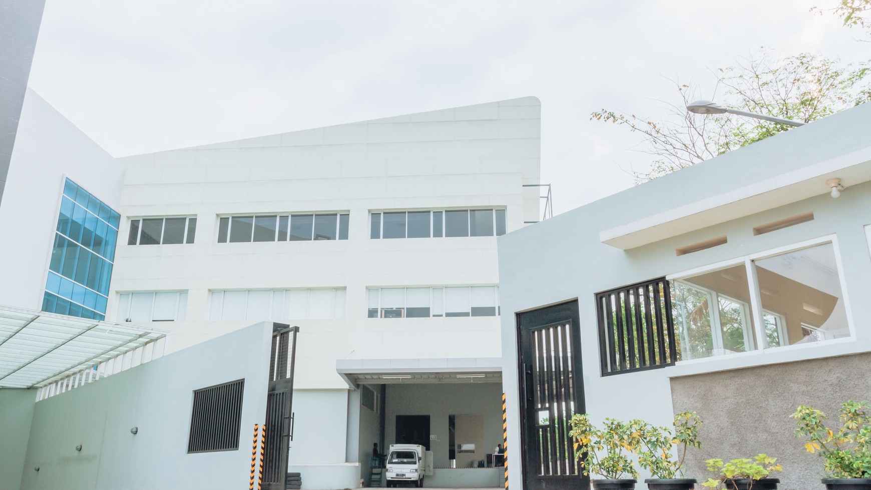 Gudang dan Gedung Kantor dekat Tol Pasir Koja Bandung