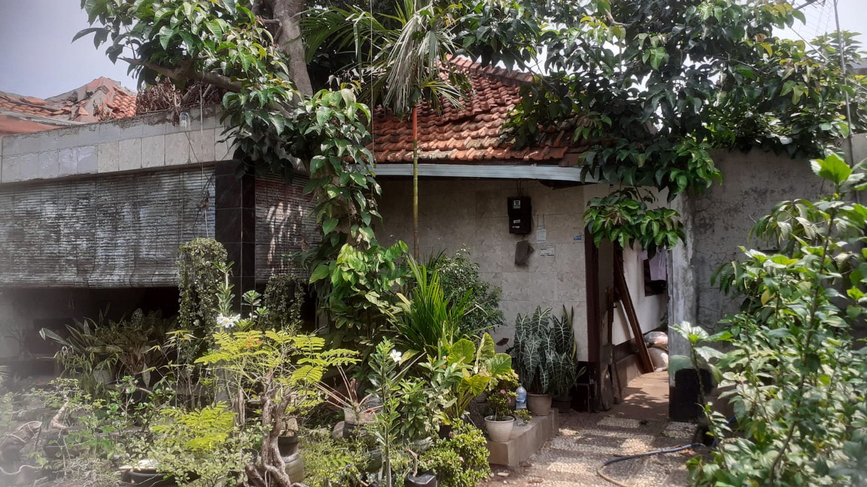 Rumah Hitung Tanah di Cibubur, Dekat Tol Cibubur dan Mall Cibubur Junction 