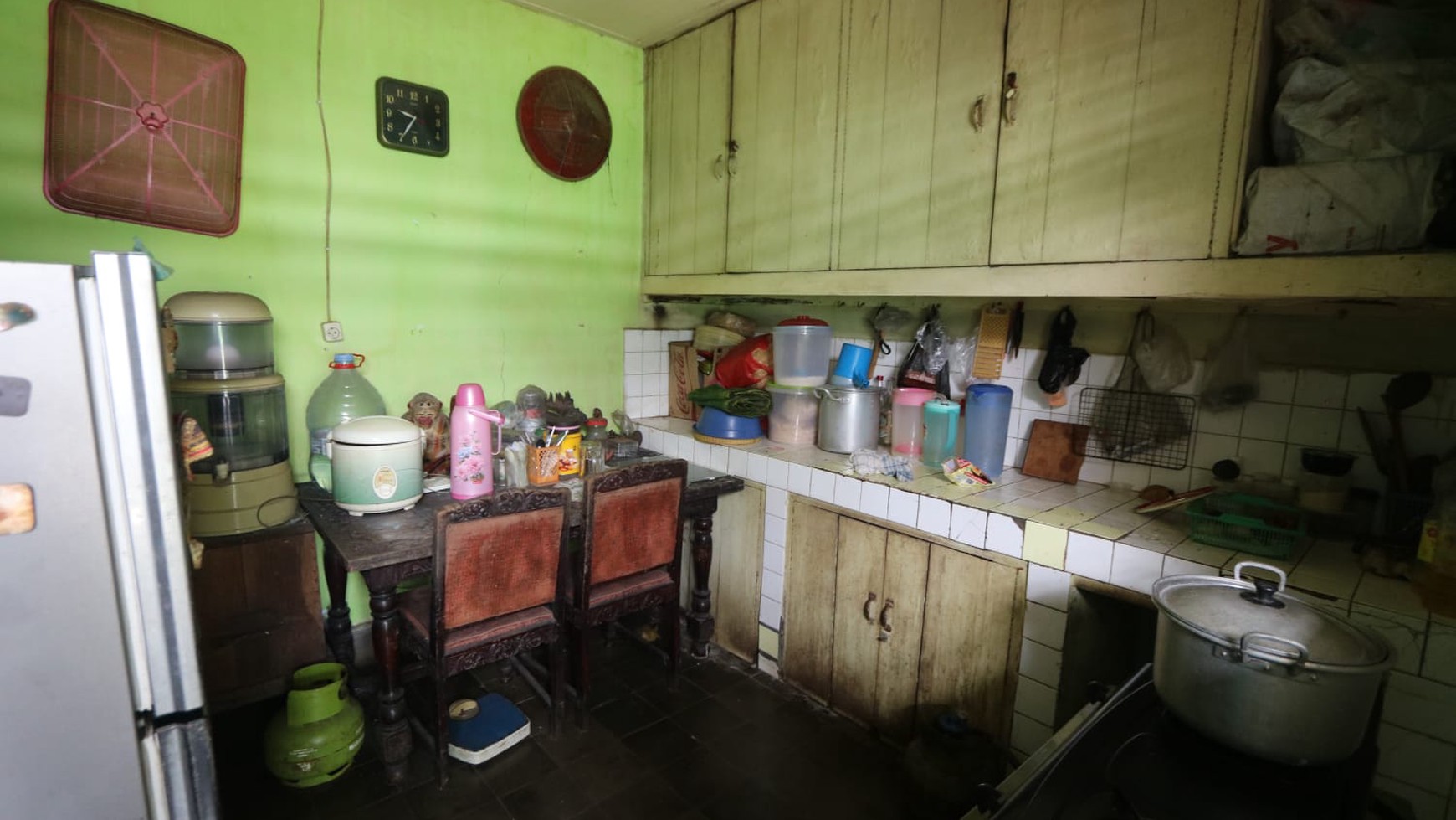 DIJUAL RUMAH KLASIK HITUNG TANAH DAERAH SLIPI KEMANGGISAN DEKAT KEBON JERUK #DDLL