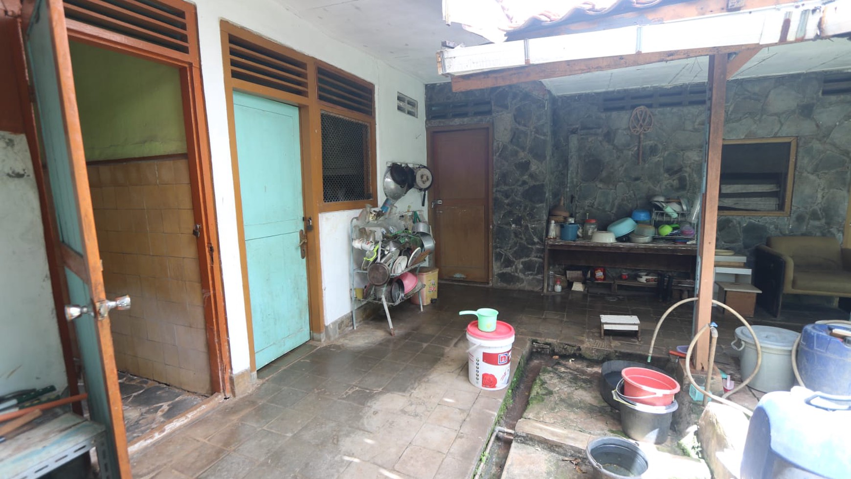 DIJUAL RUMAH KLASIK HITUNG TANAH DAERAH SLIPI KEMANGGISAN DEKAT KEBON JERUK #DDLL