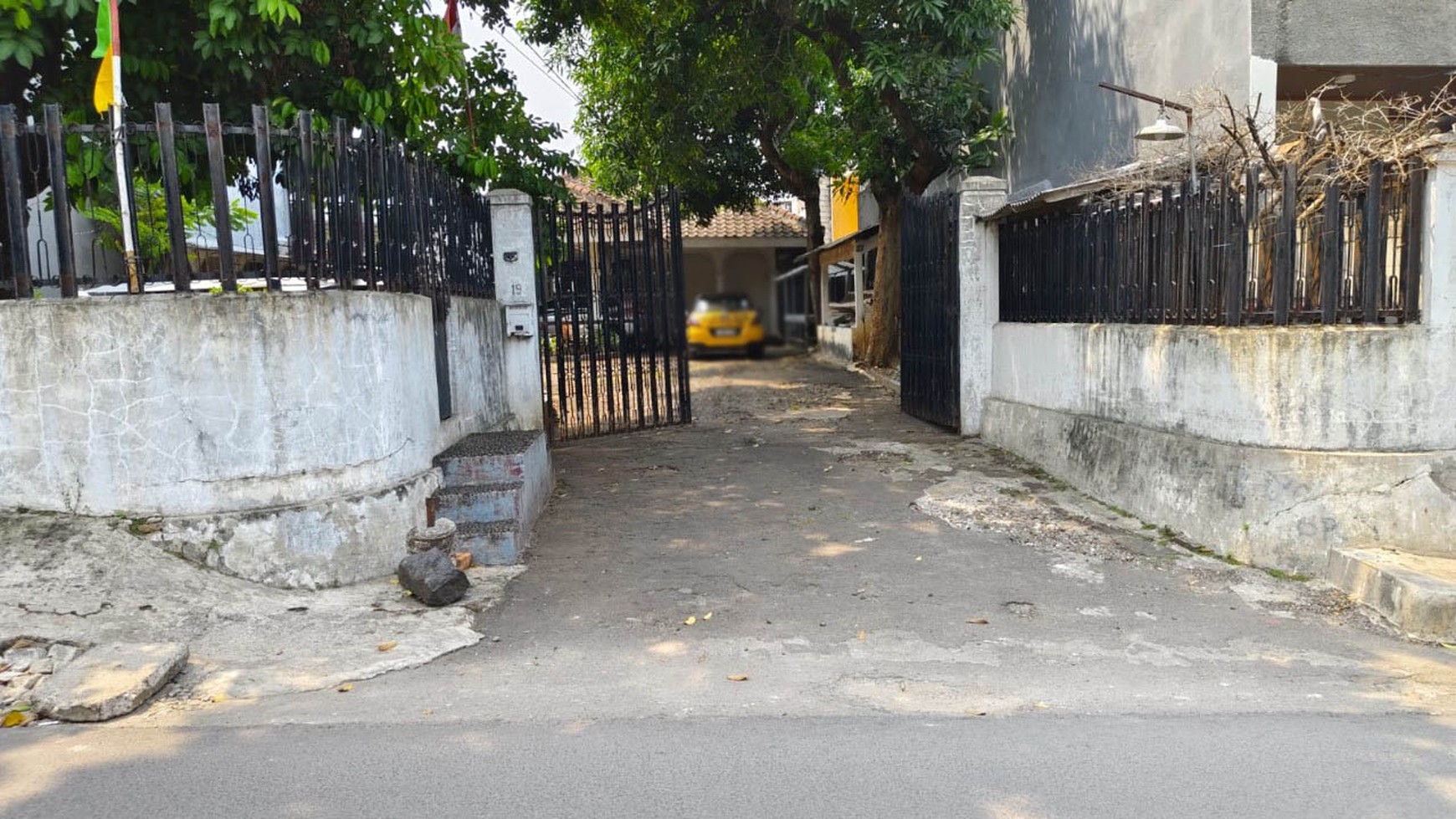 Rumah Tua Hitung tanah Jl Abdurahman, Cibubur Jakarta Timur