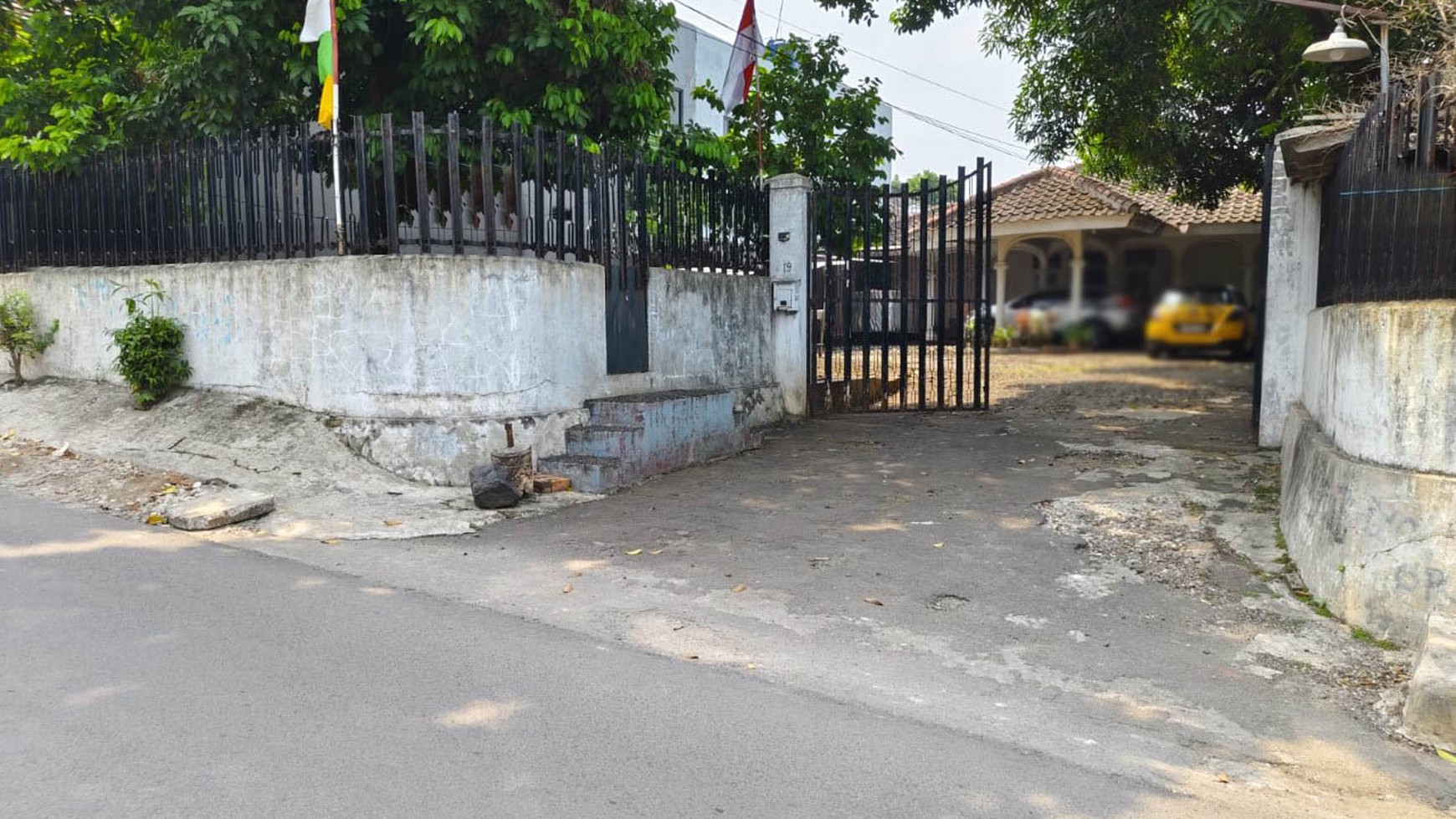 Rumah Tua Hitung tanah Jl Abdurahman, Cibubur Jakarta Timur