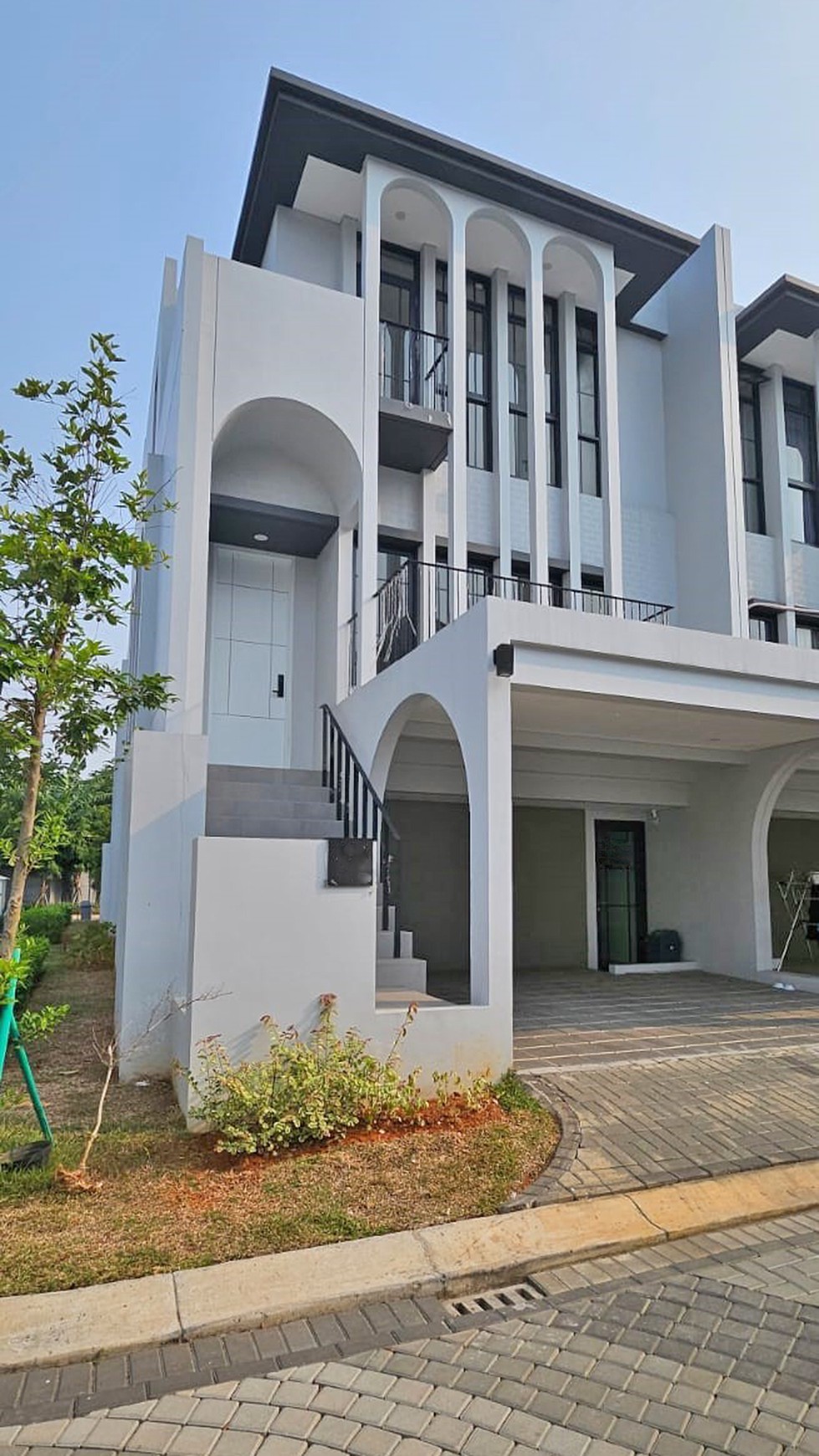 Dijual Rumah Cantik Modern di Greenwich Cluster Aether BSD City