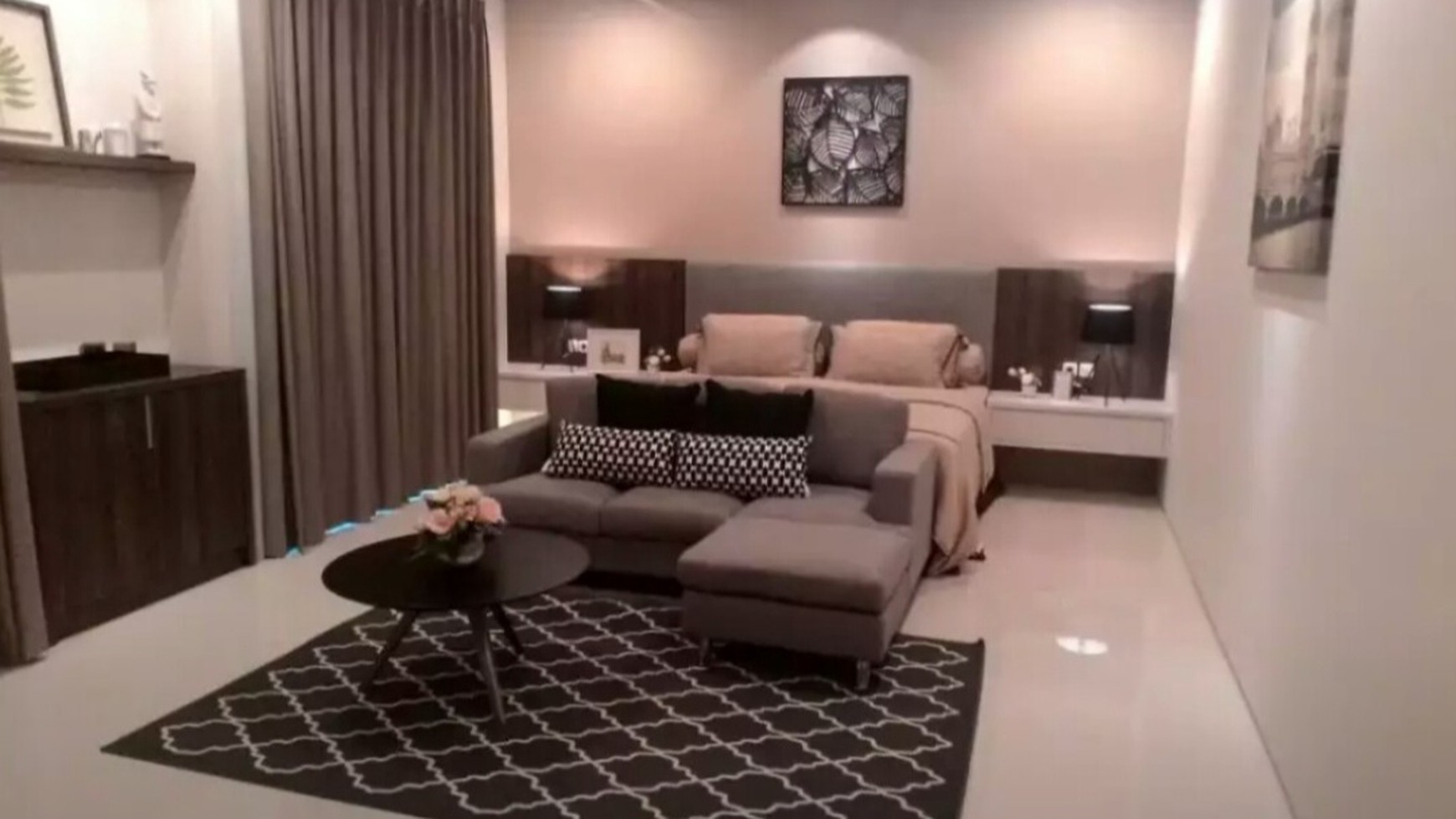 Dijual Rumah Royal Residence RAYA Luar Cluster Full Furnished Modern 