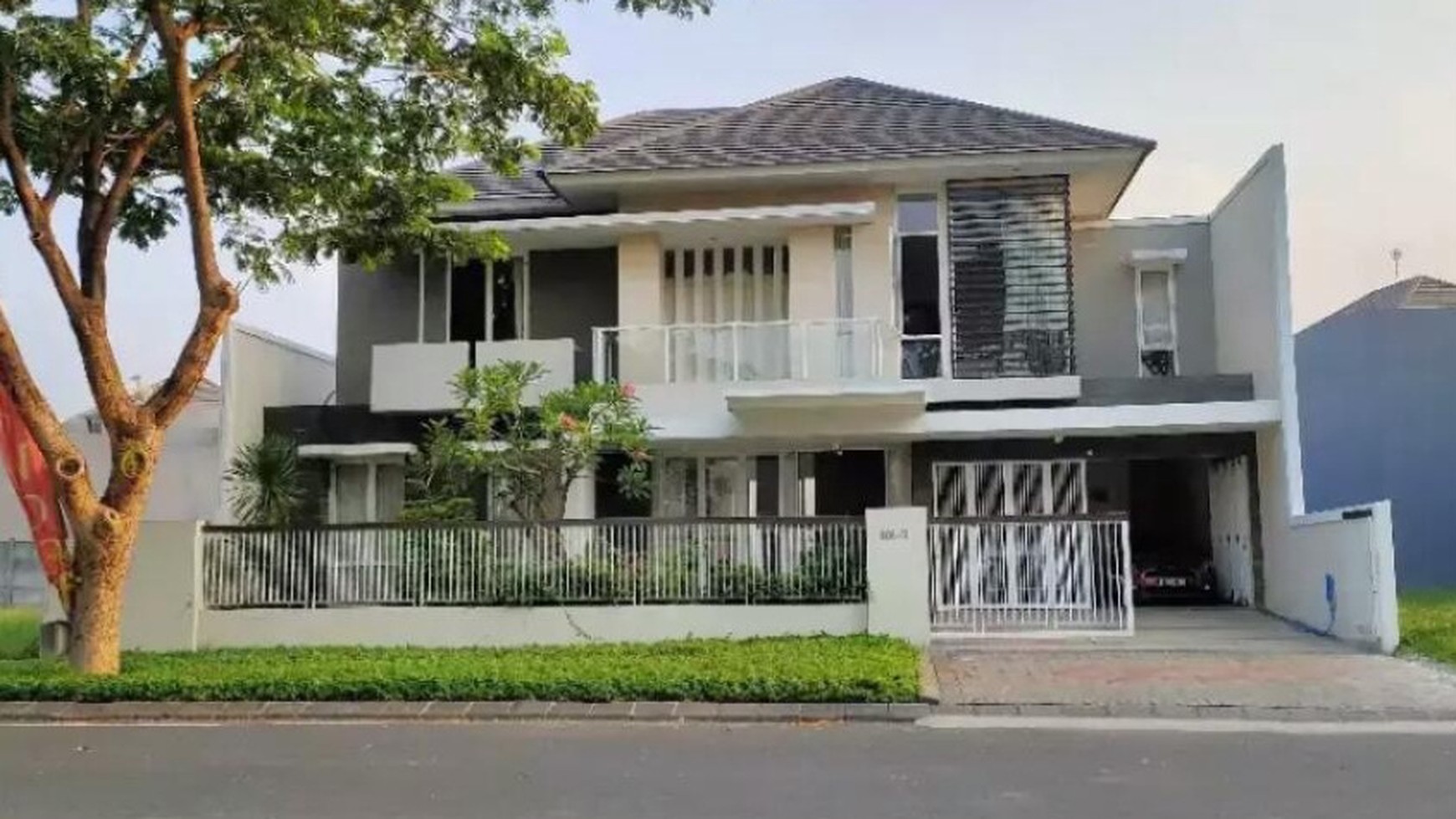 Dijual Rumah Royal Residence RAYA Luar Cluster Full Furnished Modern 