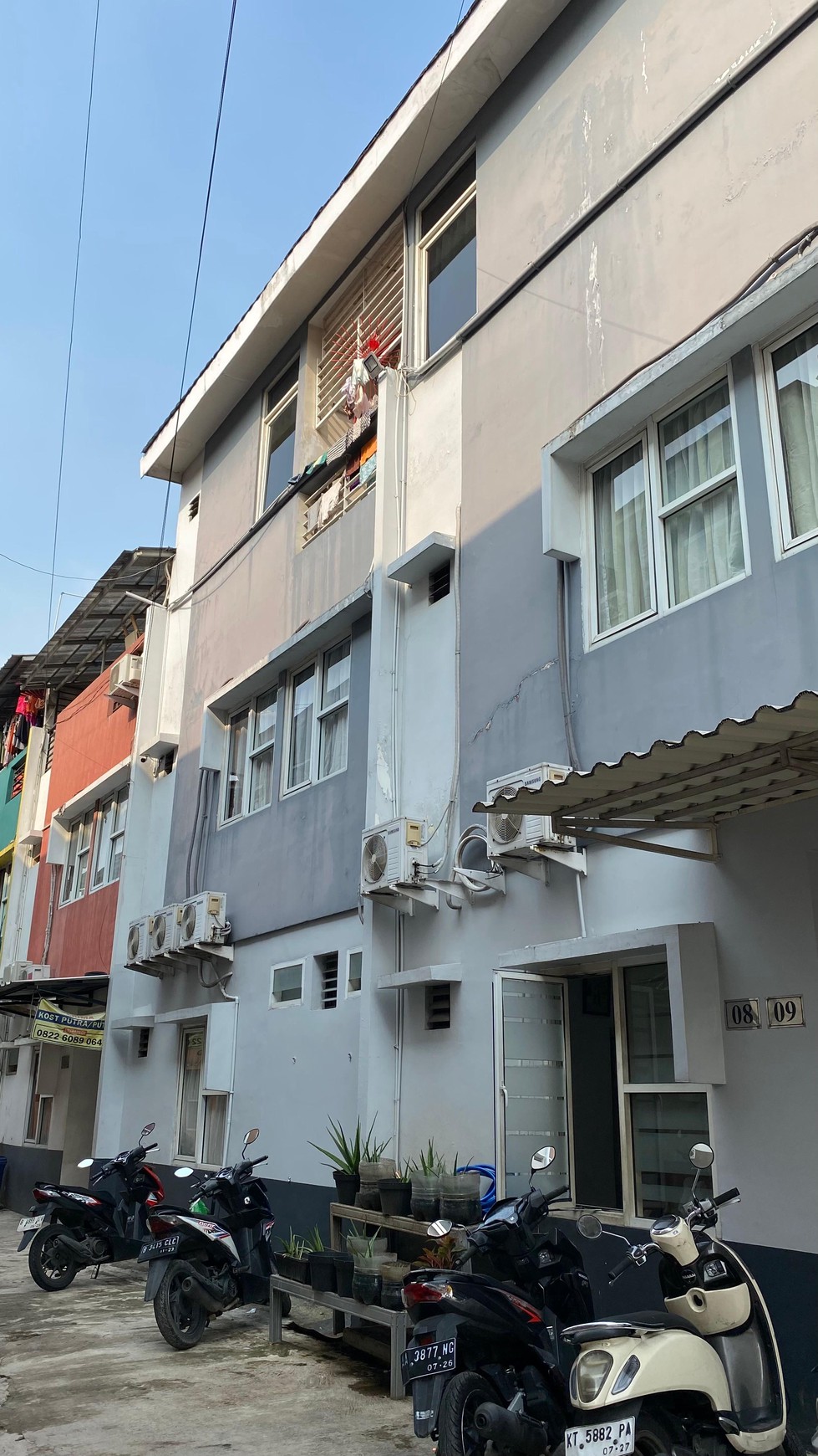 Rumah Kost Bersih Town House Kausar II di Kelapa Dua Tangerang 