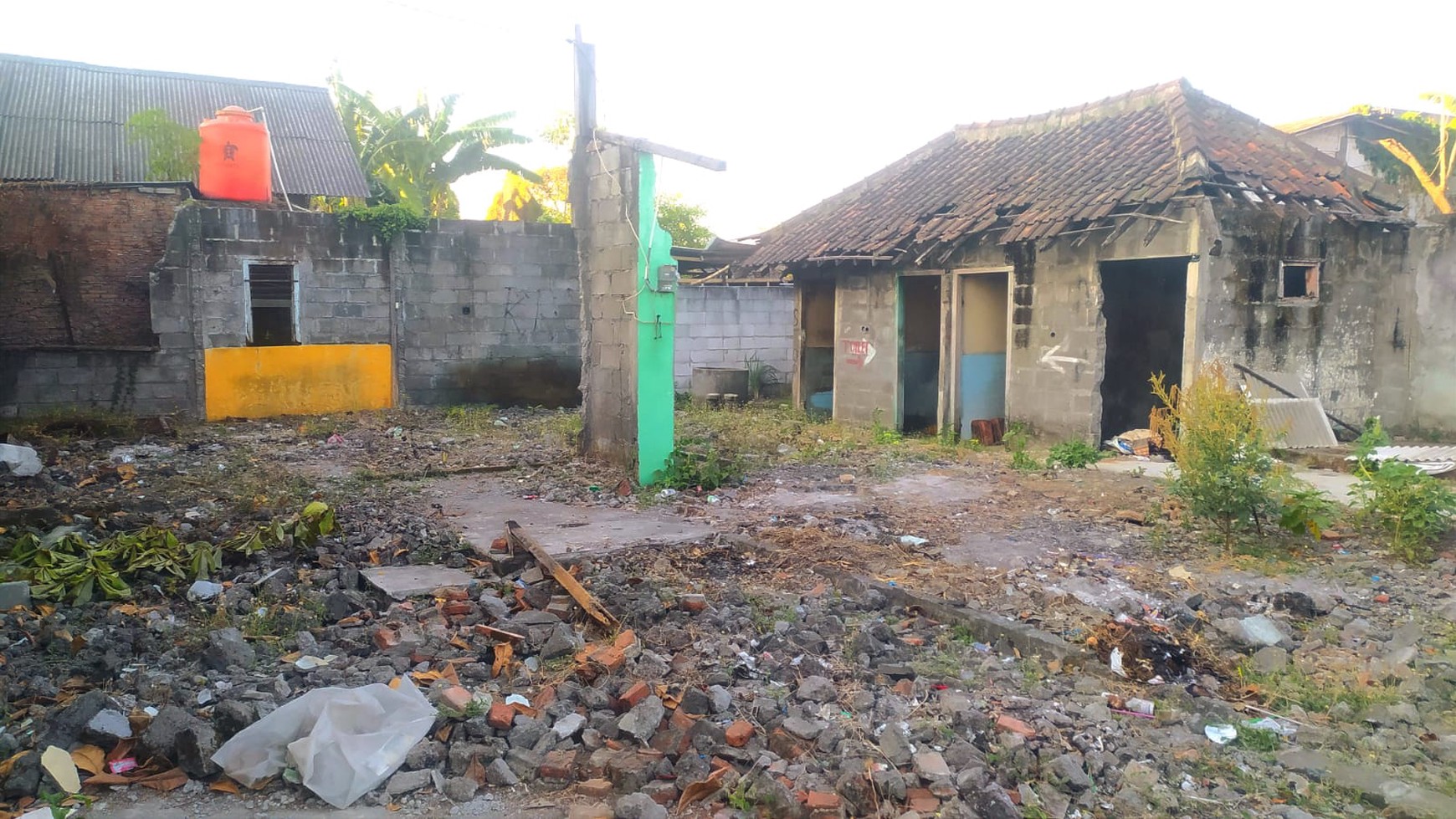 Rumah Hitung Tanah Area Cipete