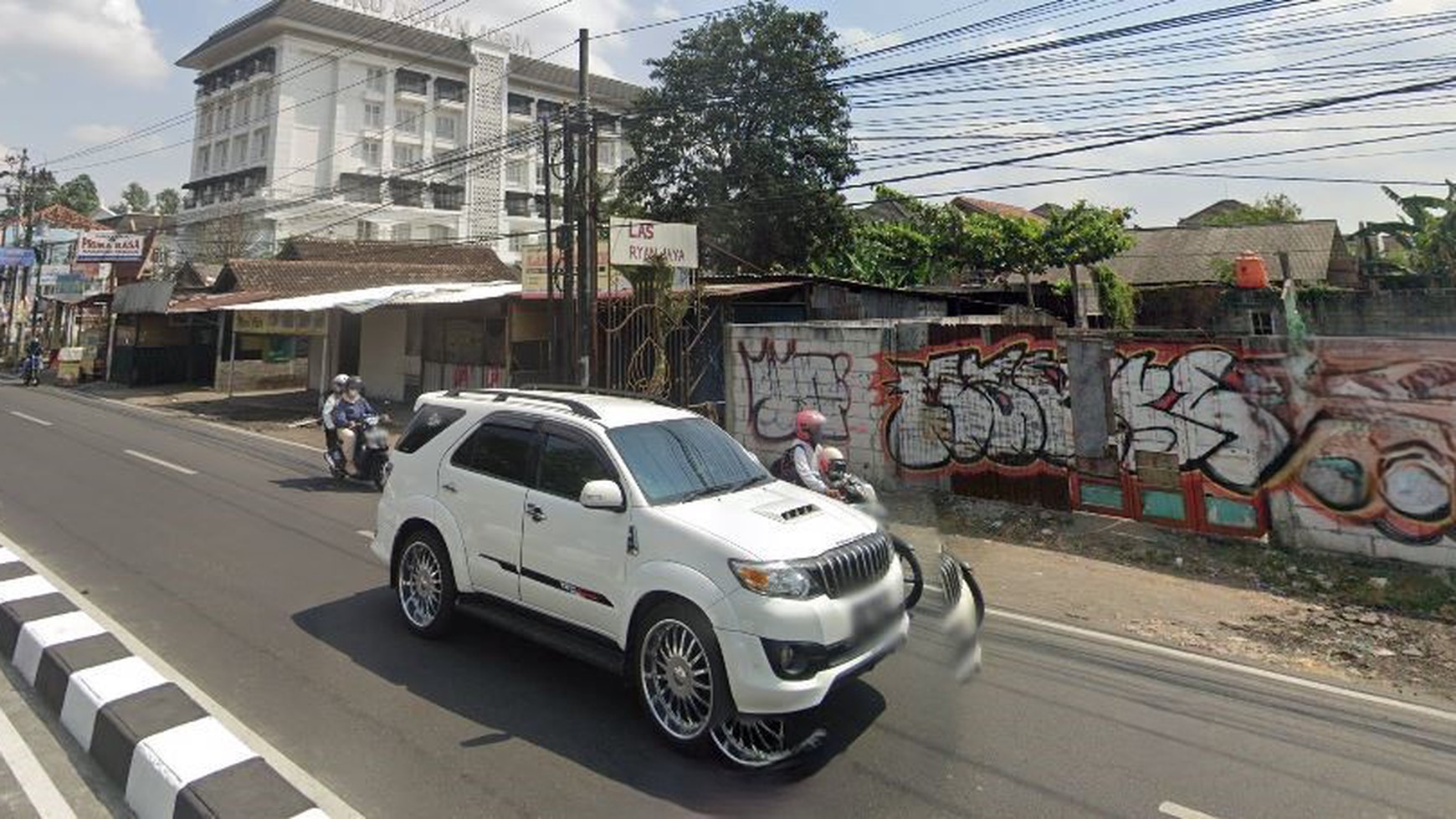 Rumah Hitung Tanah Area Cipete