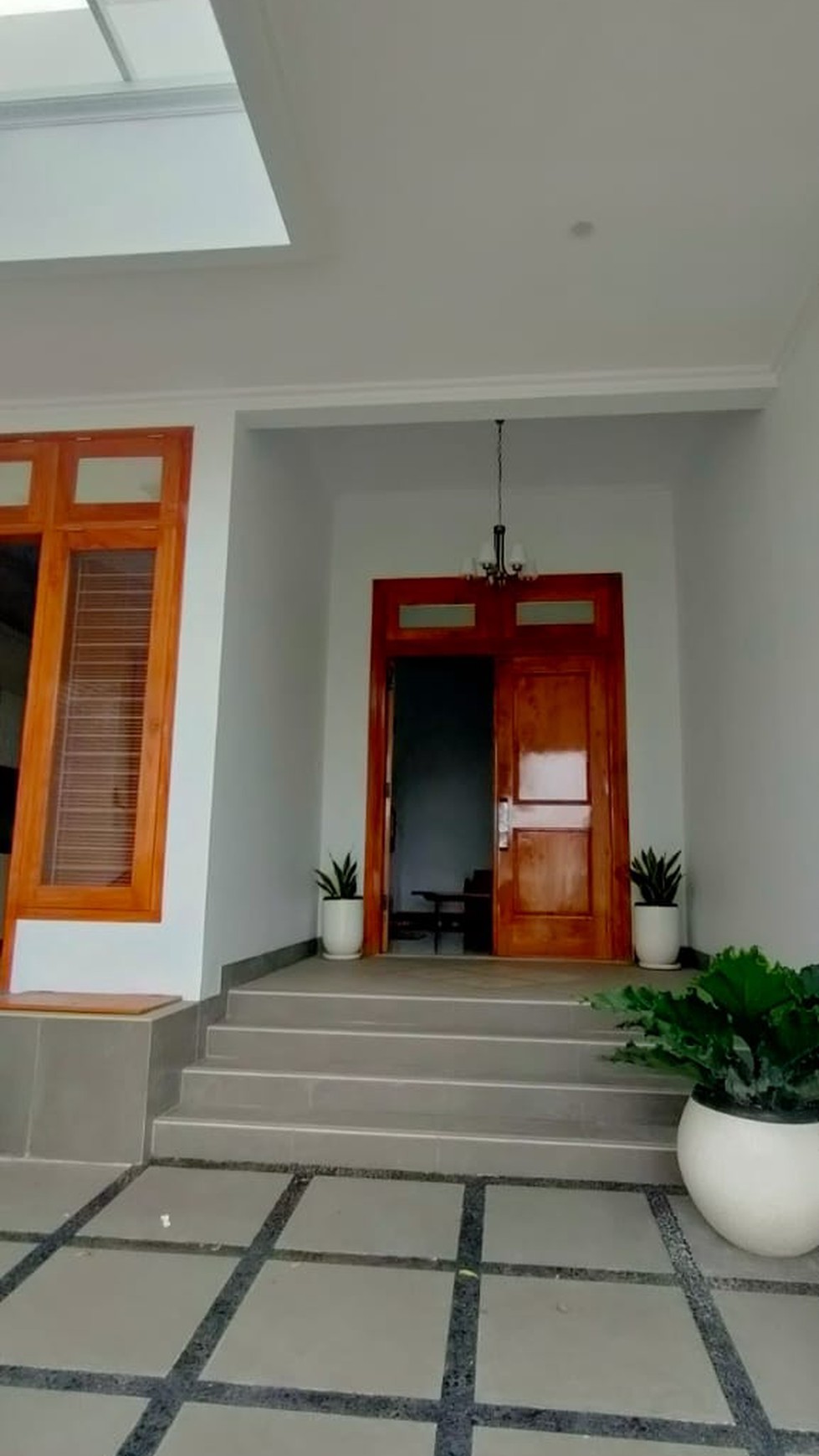 Rumah Sewa Ideal di Graha Raya Bintaro Jaya - Luas dan Nyaman!