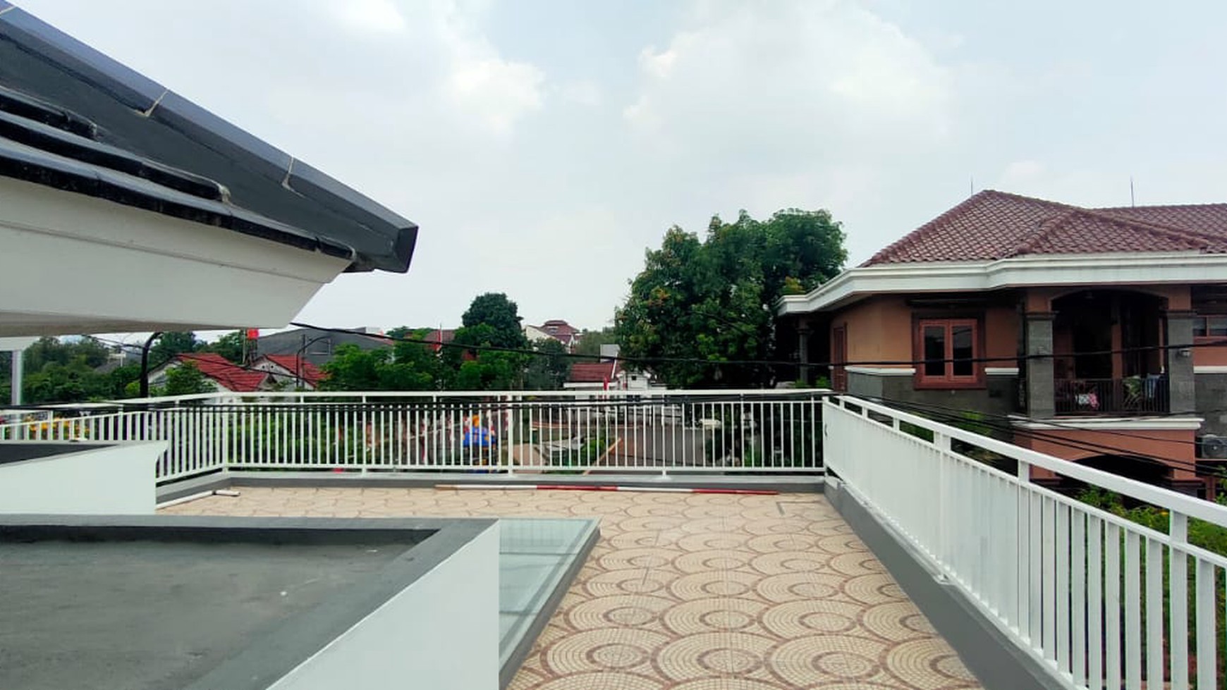 Rumah Sewa Ideal di Graha Raya Bintaro Jaya - Luas dan Nyaman!