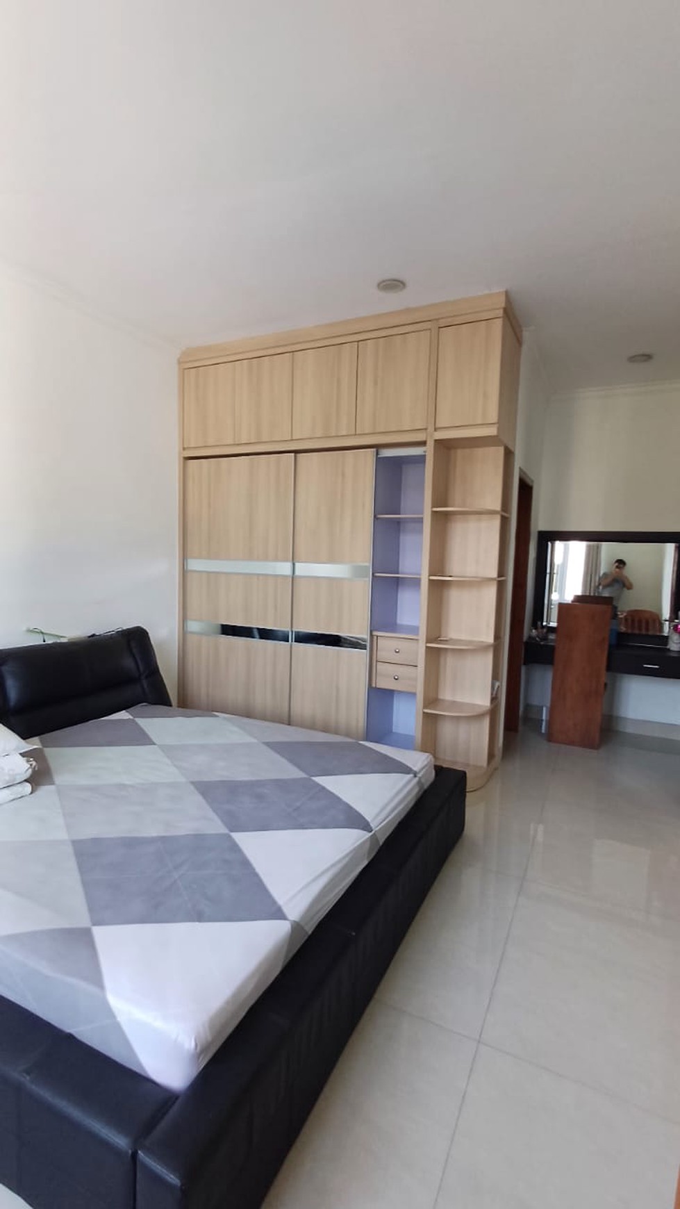 Dijual Rumah Rayan Regency Wiyung  - Luas 316 M2 - Spesial 2 Akses Jalan  Graha Family, Dian Istana Wiyung Surabaya