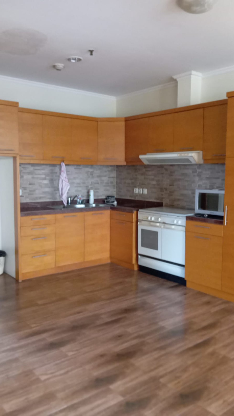 For sale  Apartment  Pondok Klub Villa TB Simatupang, Jakarta Selatan