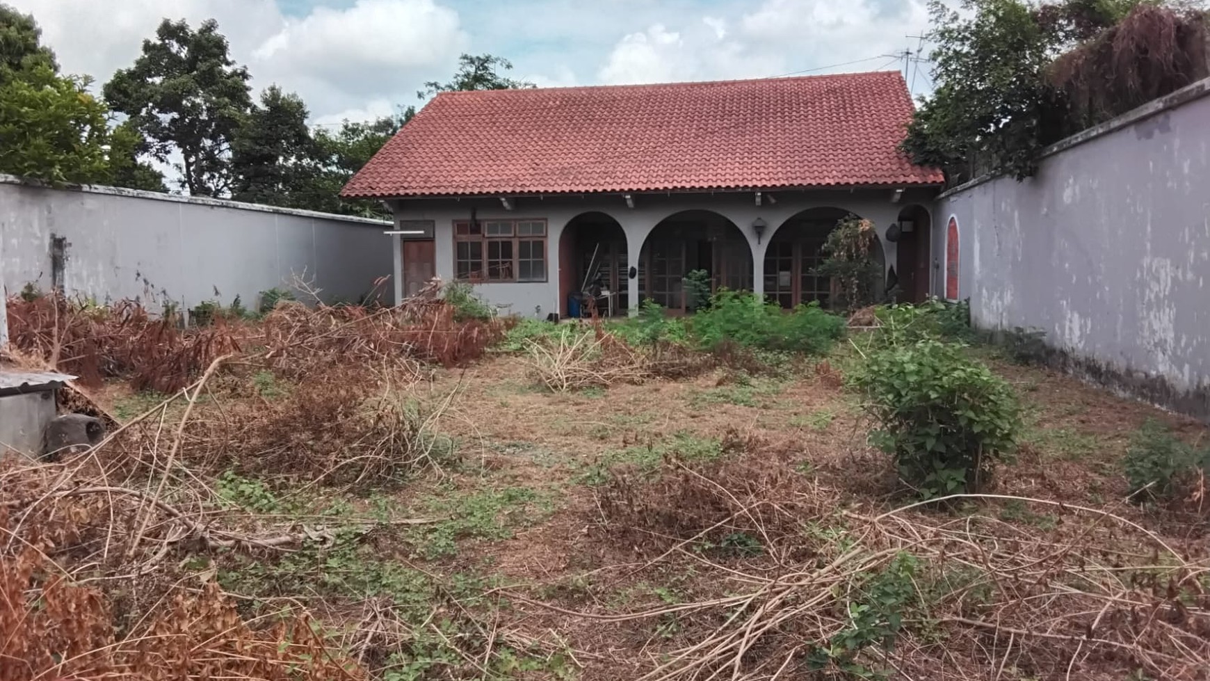 Rumah Dengan Luas Tanah 1355 Meter Persegi Lokasi Caturtunggal Depok Sleman 